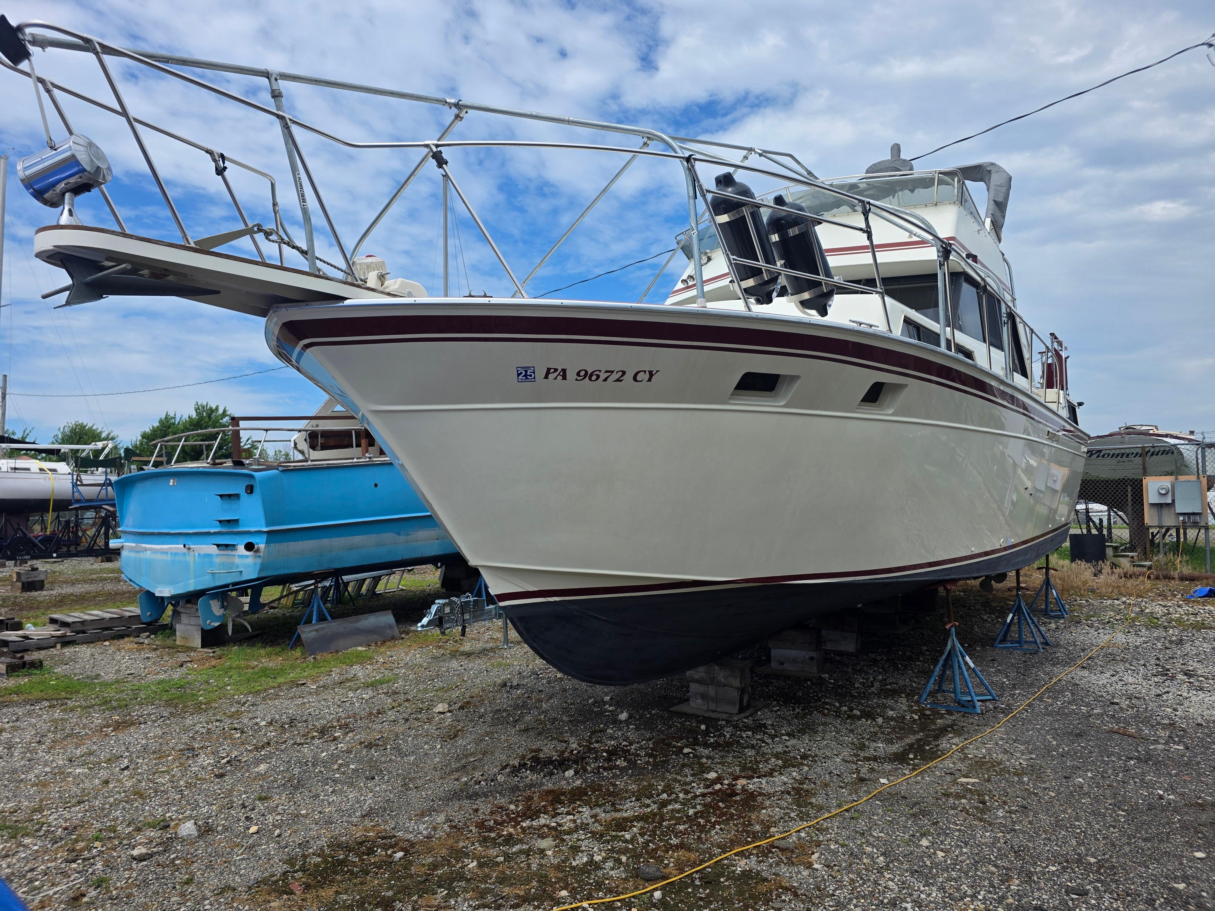 1988 Marinette 37 Motor Yacht