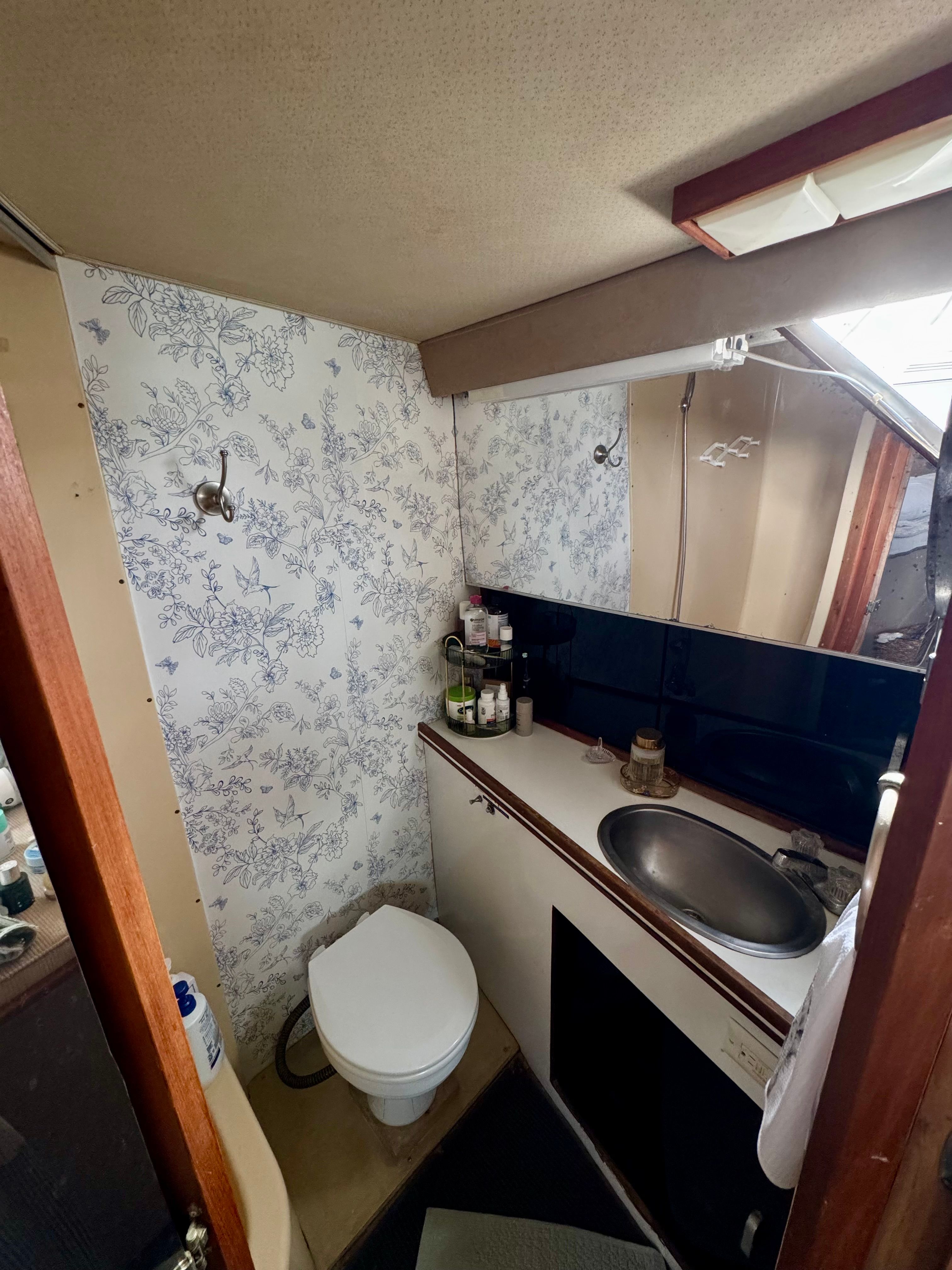 1982 Chris-Craft 381 Catalina - 8