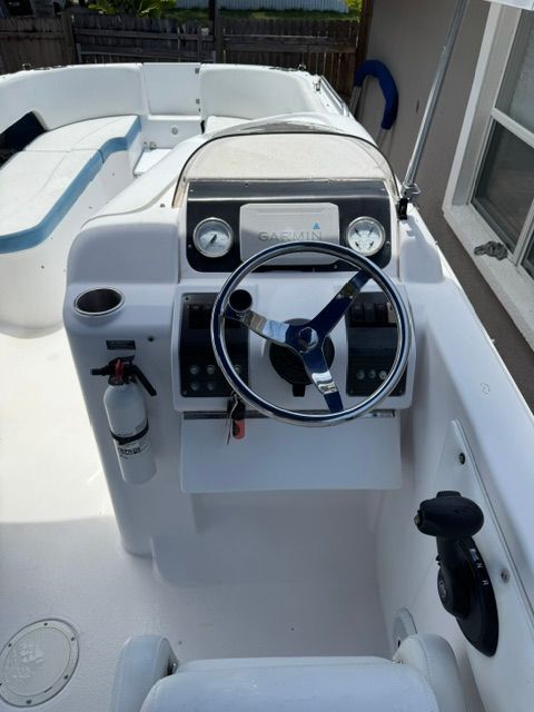 1998 Donzi 23 SPORT DECK - 11