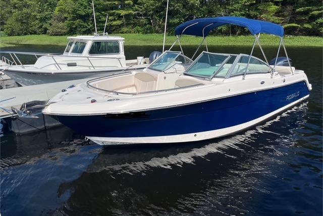 2016 Robalo R247 Dual Console