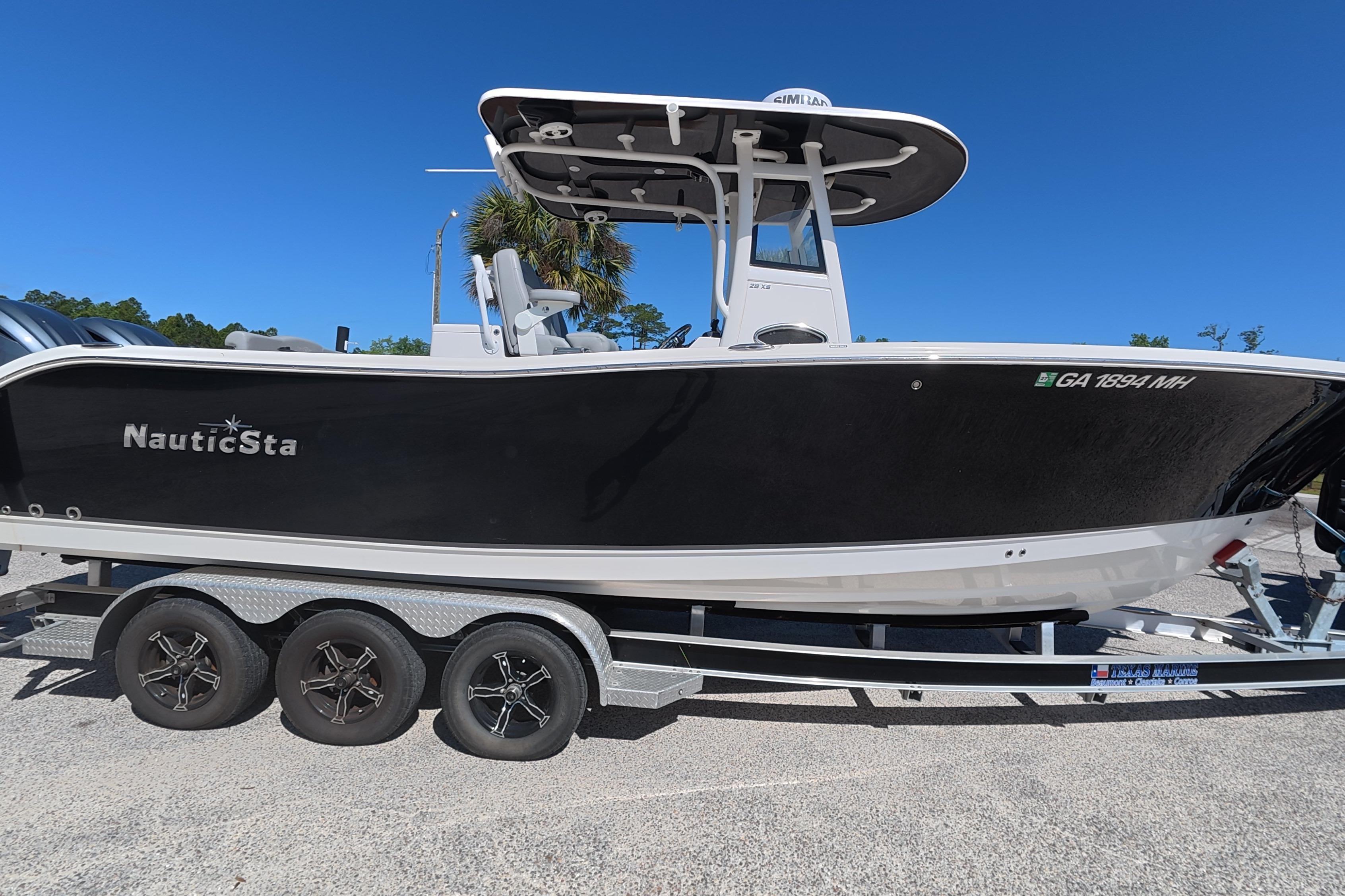 2021 NauticStar 28 XS