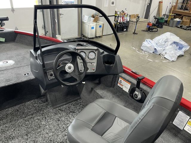 2026 Tracker Pro Guide V-16 WT - 17