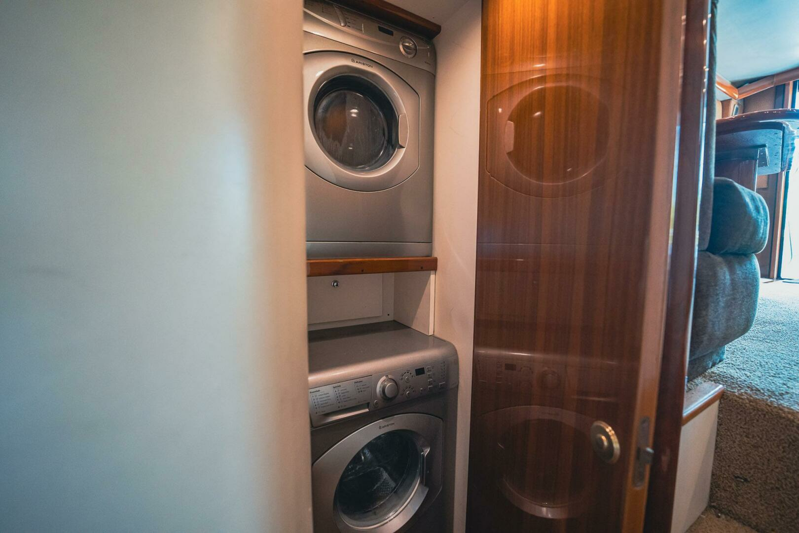 2005 Viking Convertible - Image 36