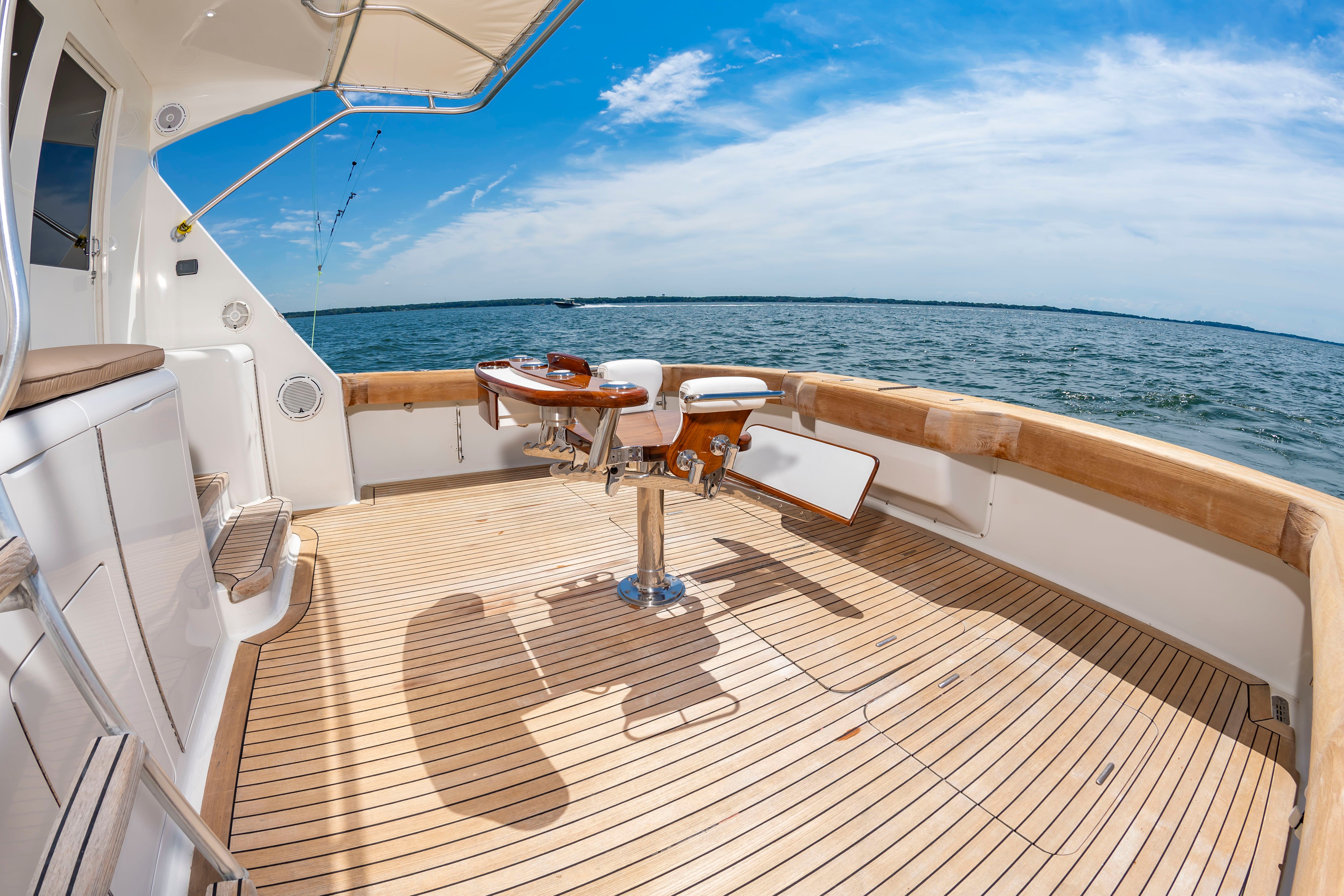 1999 Viking 55 Convertible - 16