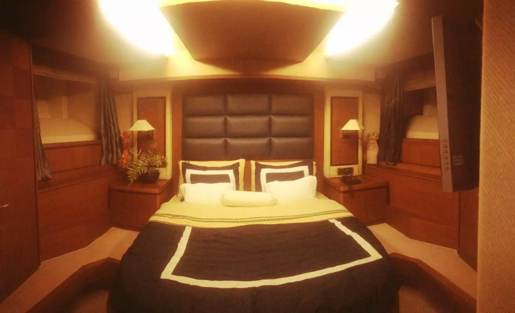 2007 Azimut Grand Jumbo - Image 9