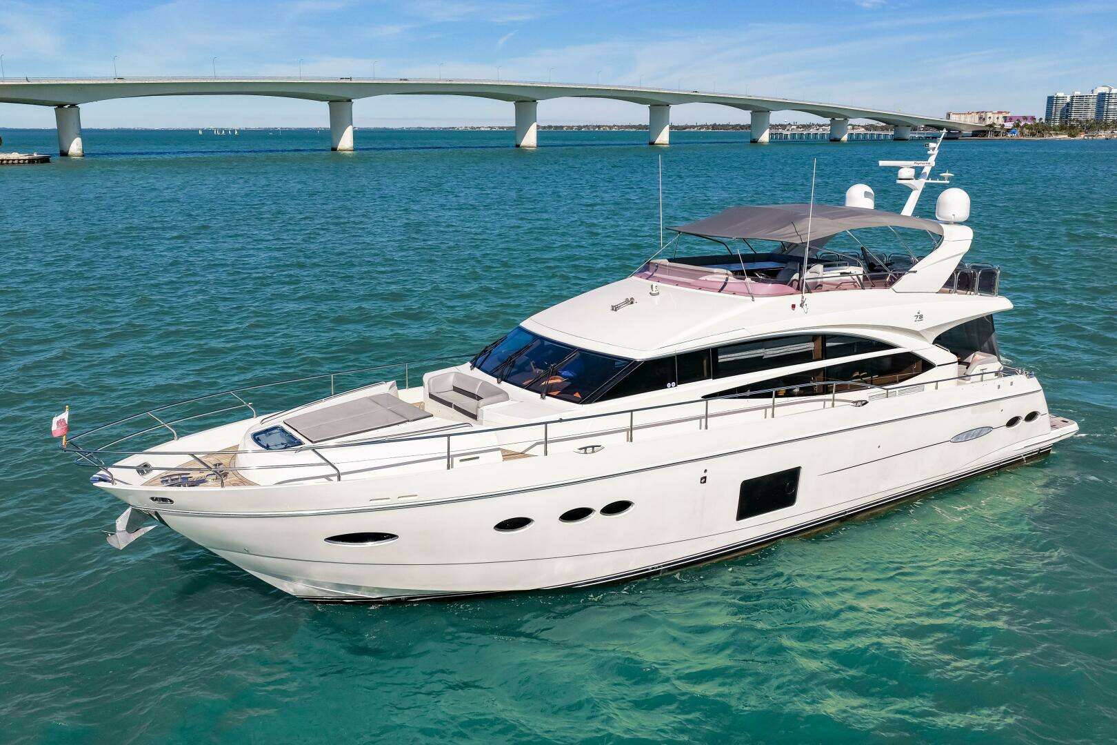 2014 Princess Y72 - Image 30