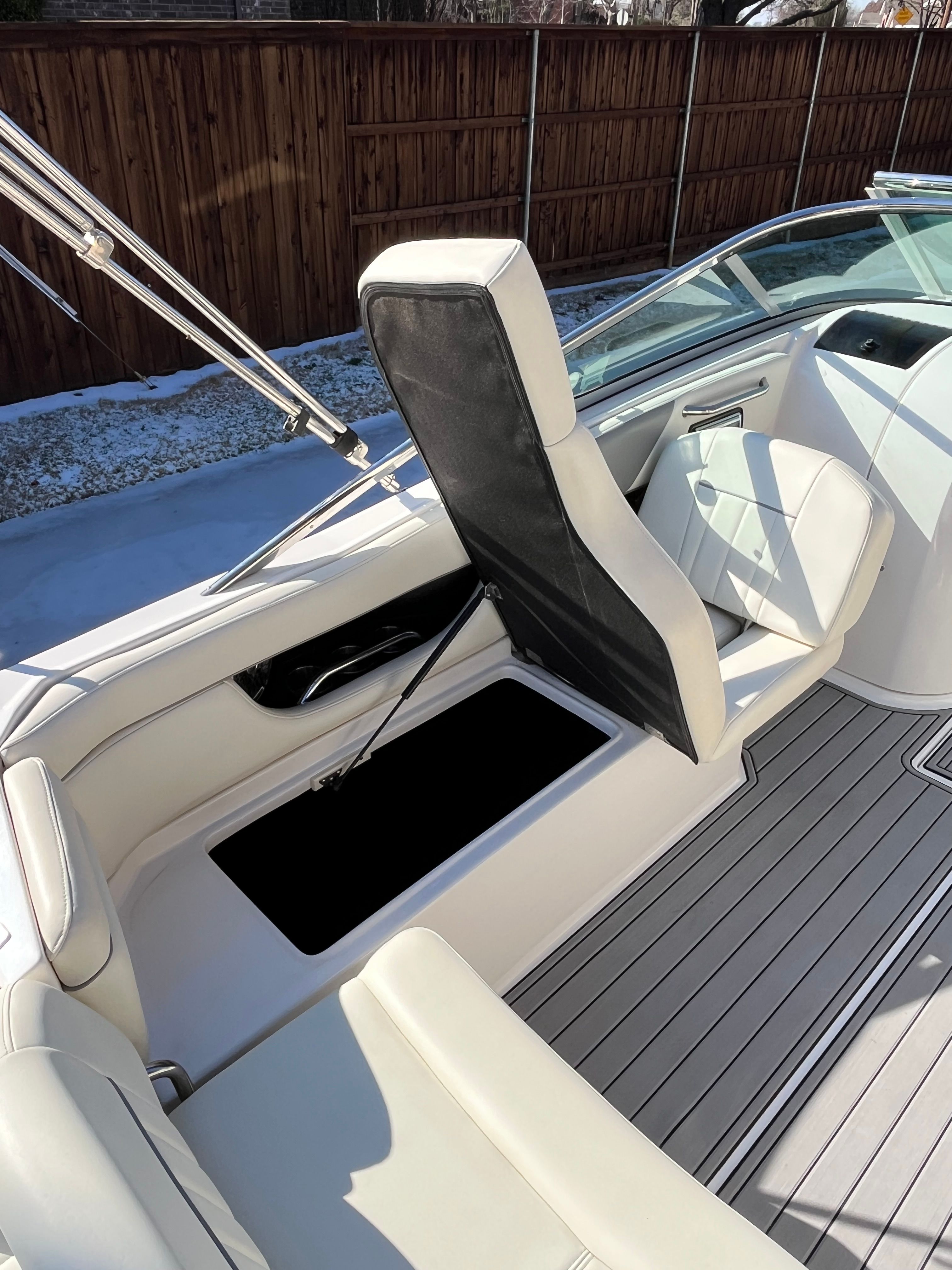 2009 Regal 2520 FasDeck - 38