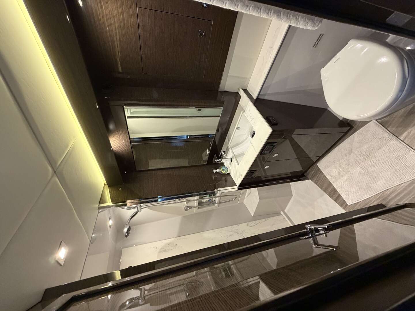 2020 Cruisers Yachts 50 CANTIUS - Image 13