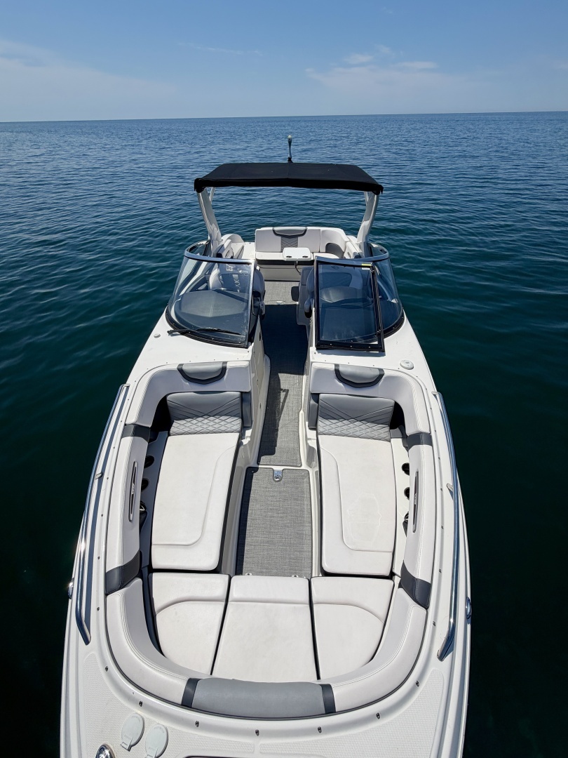 2018 Chaparral 307 - Image 10