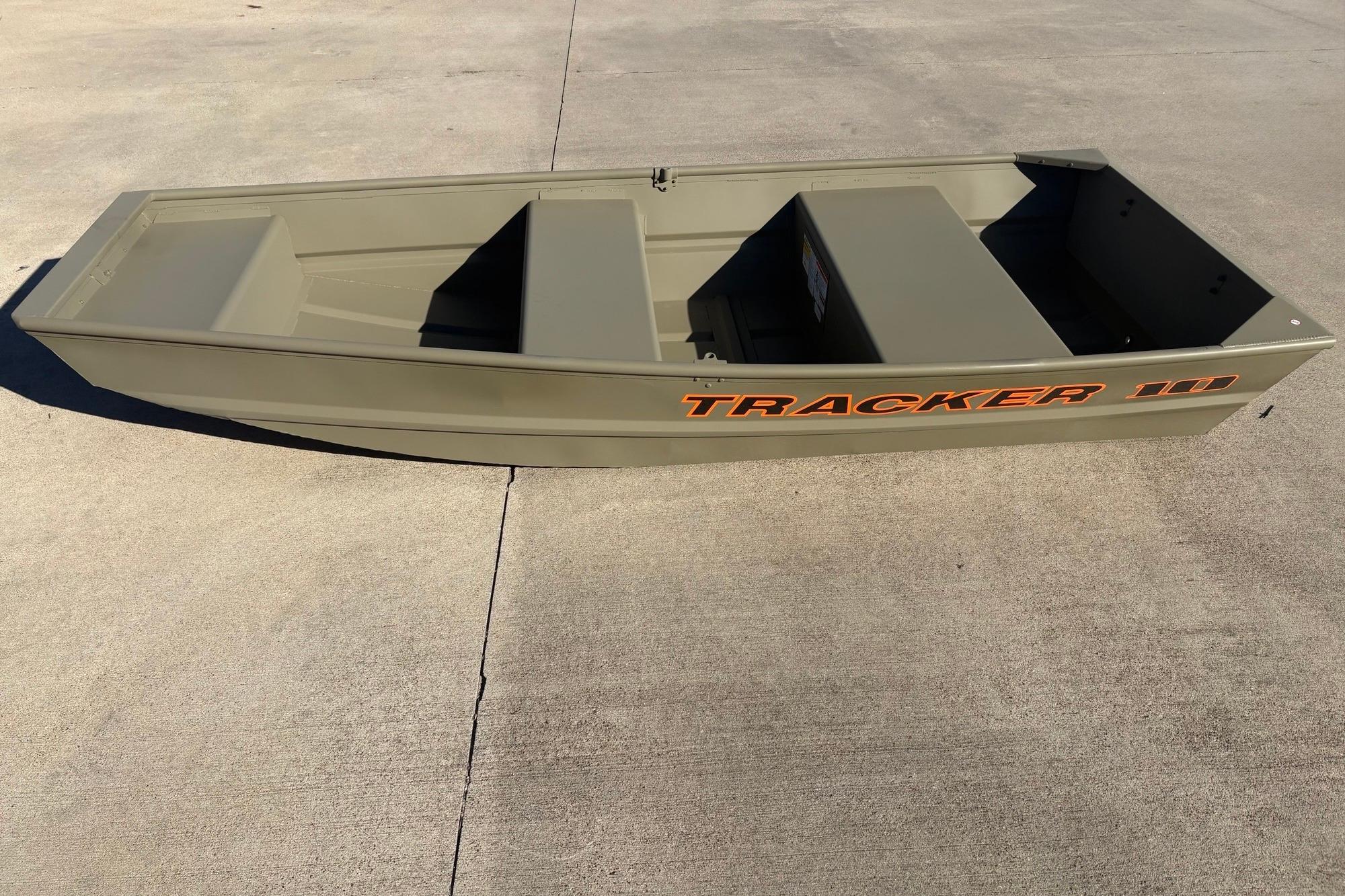 2026 Tracker Grizzly 10 Jon