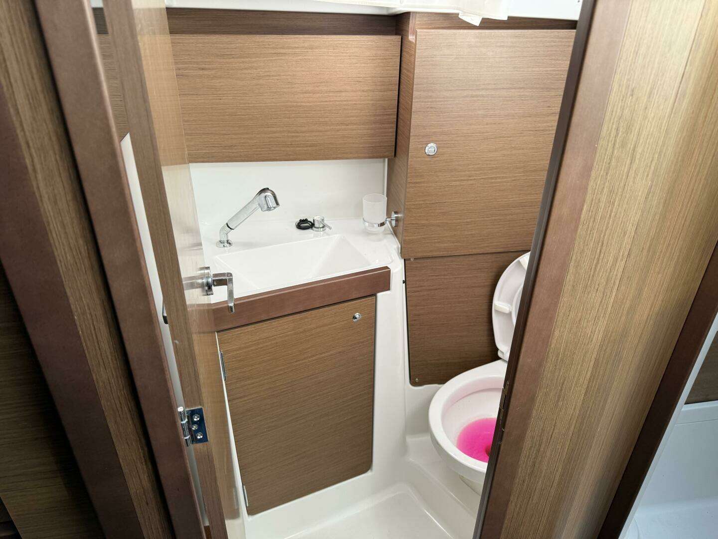 2021 Beneteau 35.1 - Image 18