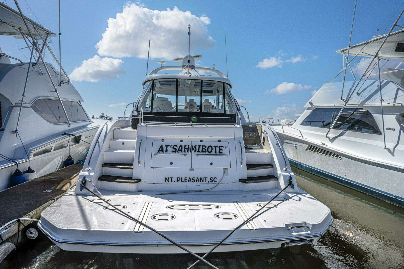 2011 Sea Ray 580 Sundancer - Image 3
