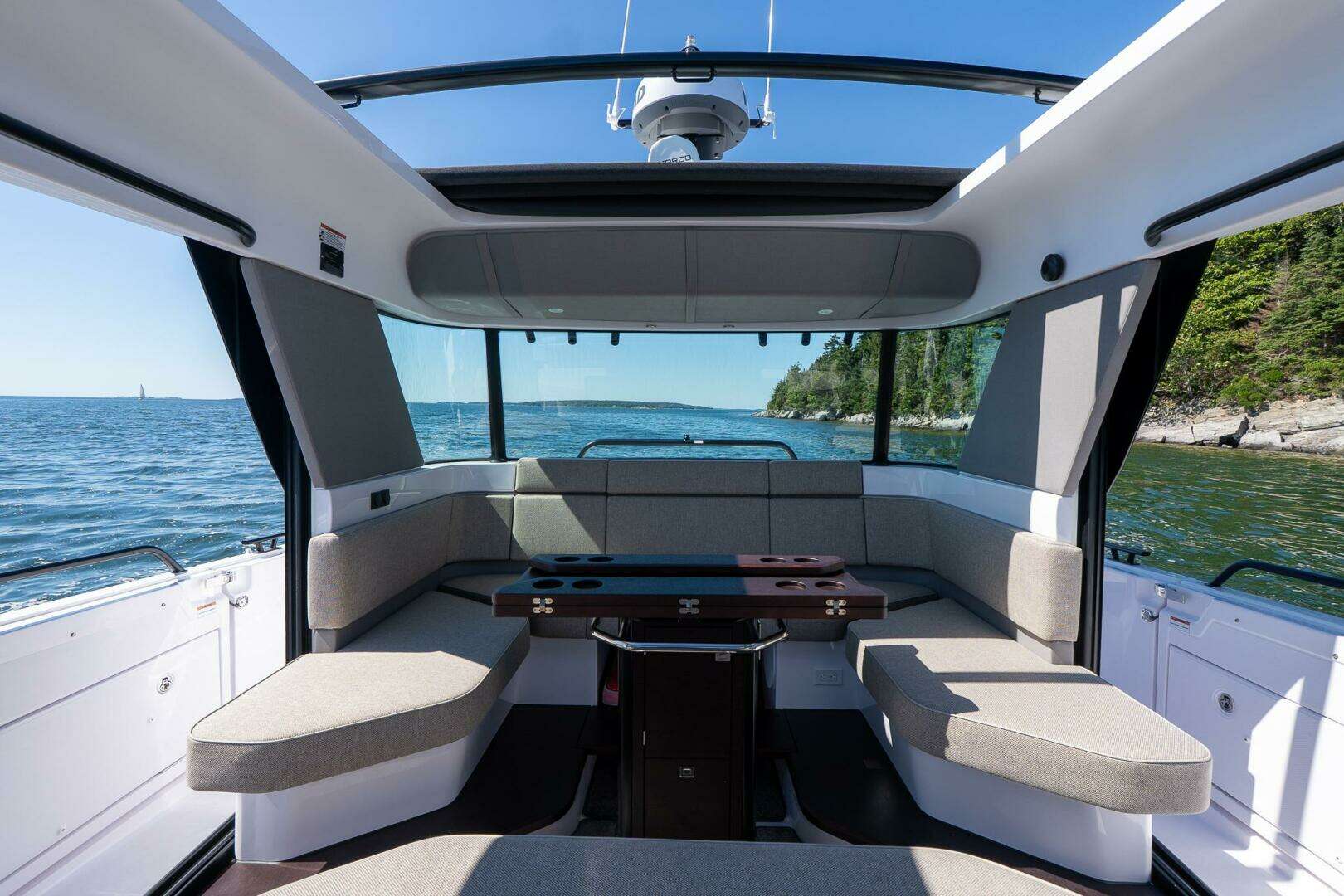 2025 Axopar Cross Cabin - Image 55