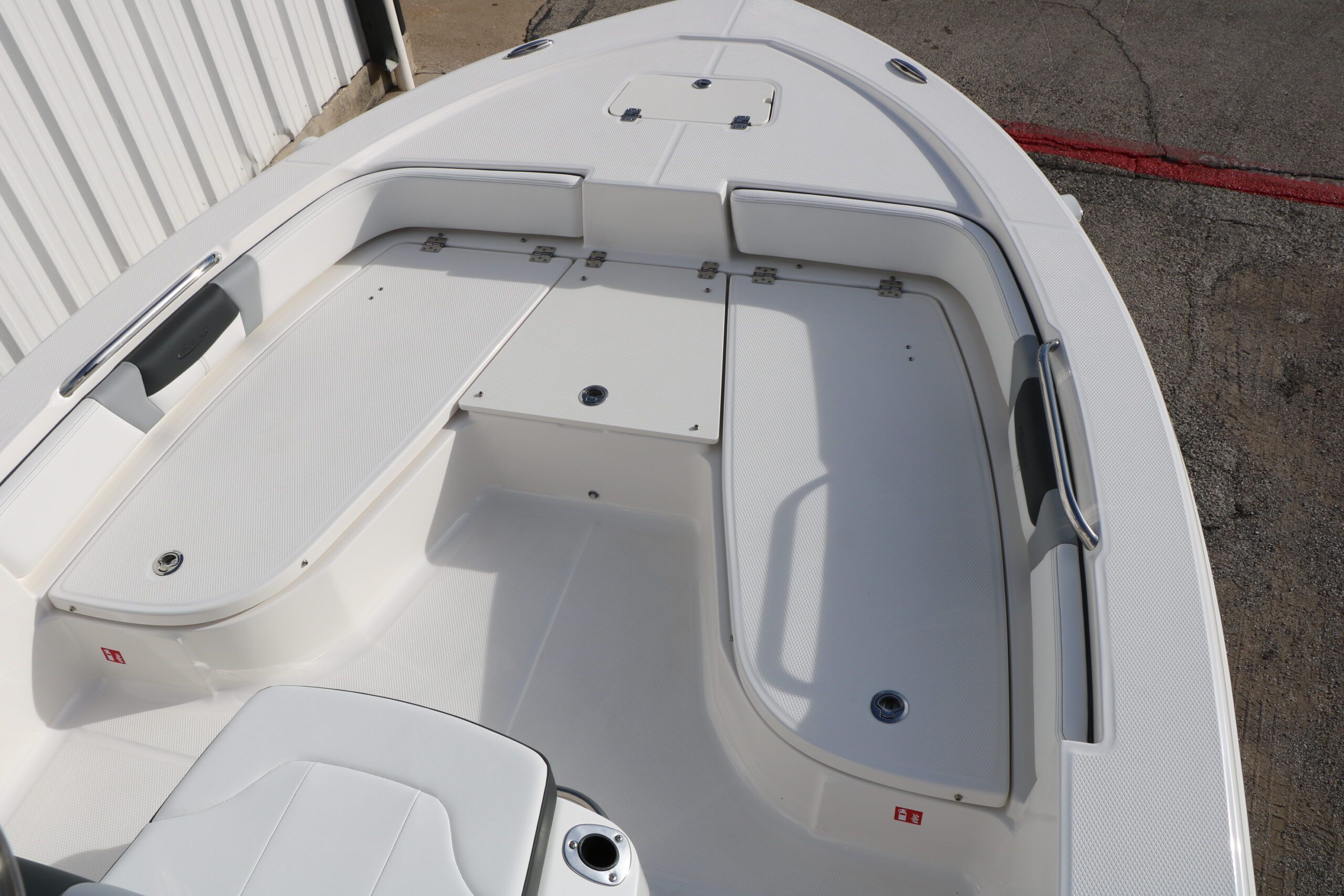 2026 Robalo 206 Cayman - 32