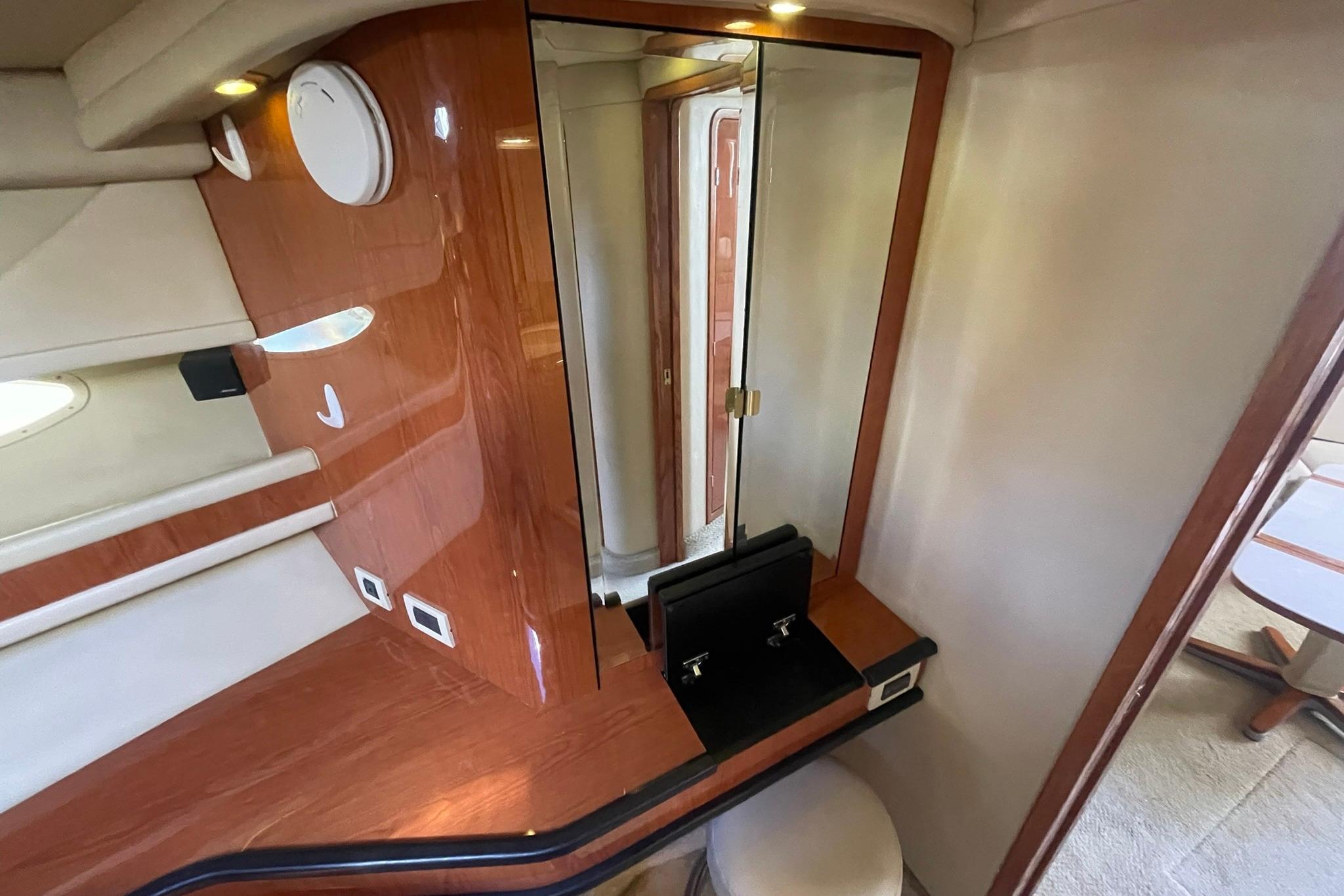 MASTER STATEROOM VANITY W/CEDAR LINED HANGING CLOSET