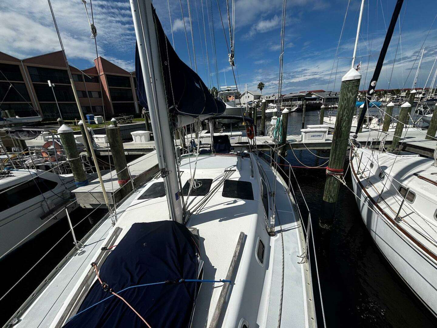 1993 Hunter 33.5 - Image 5