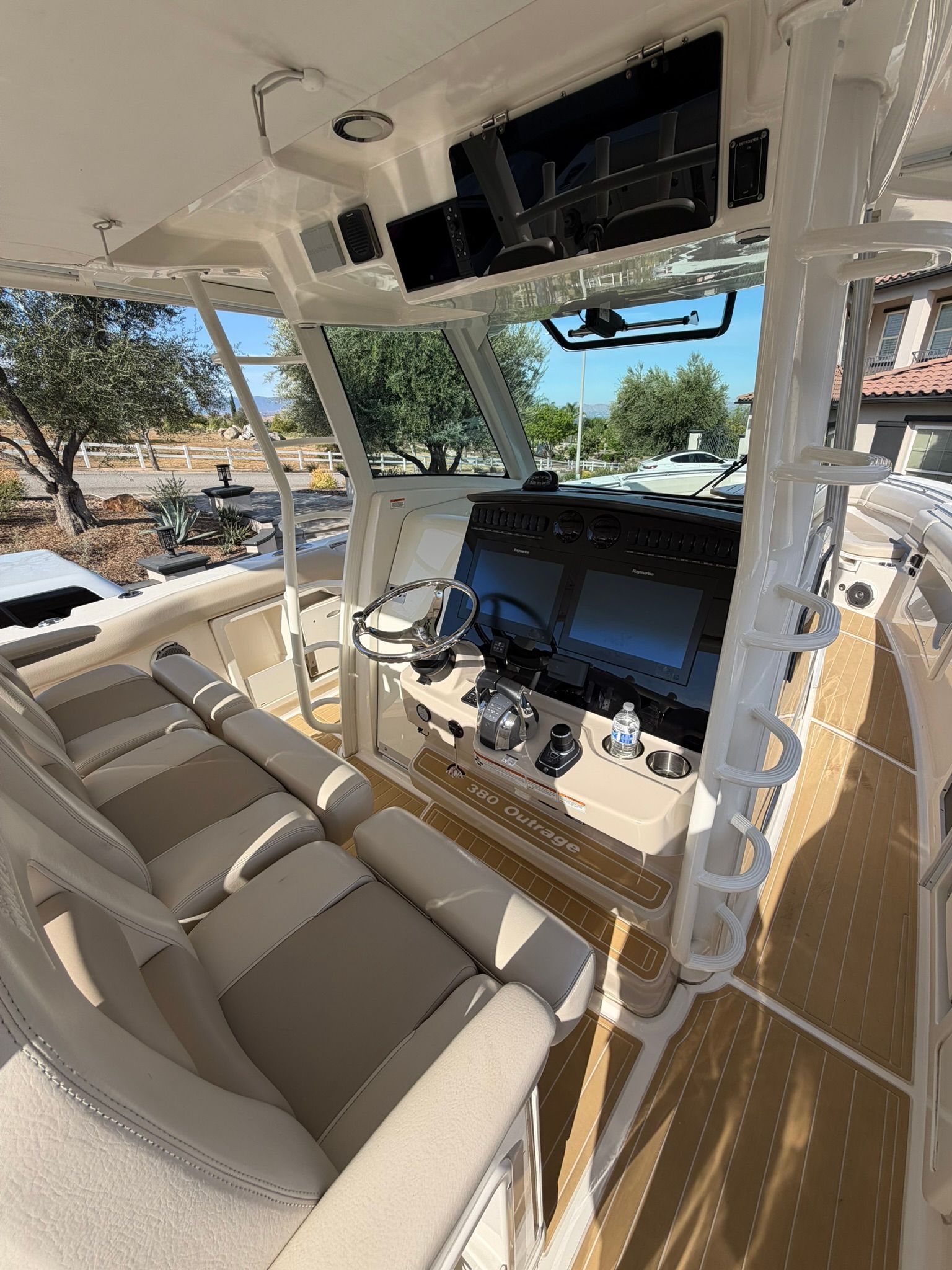 2018 Boston Whaler 380 Outrage - 36