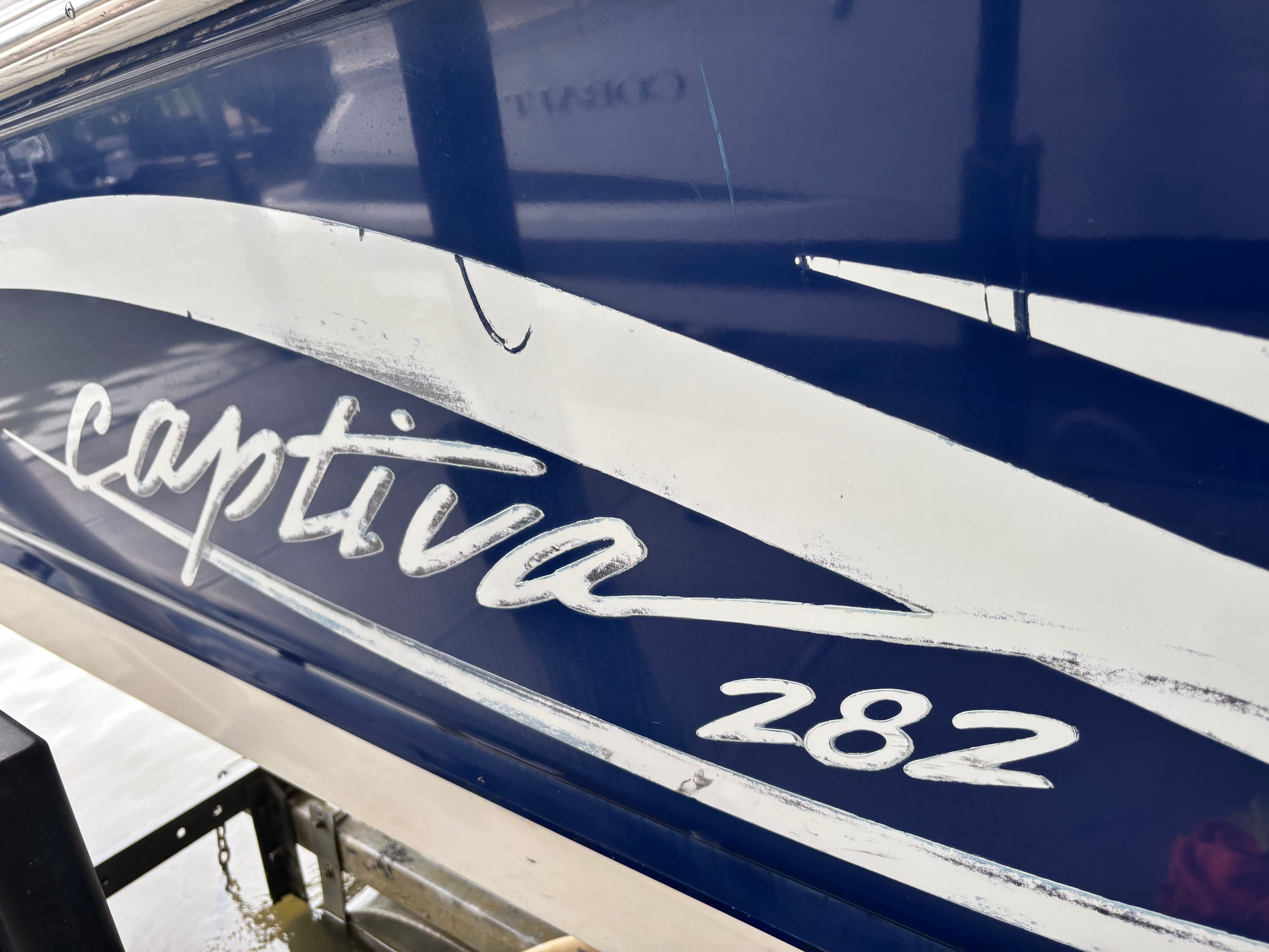 2006 Rinker 282 Captiva Bowrider