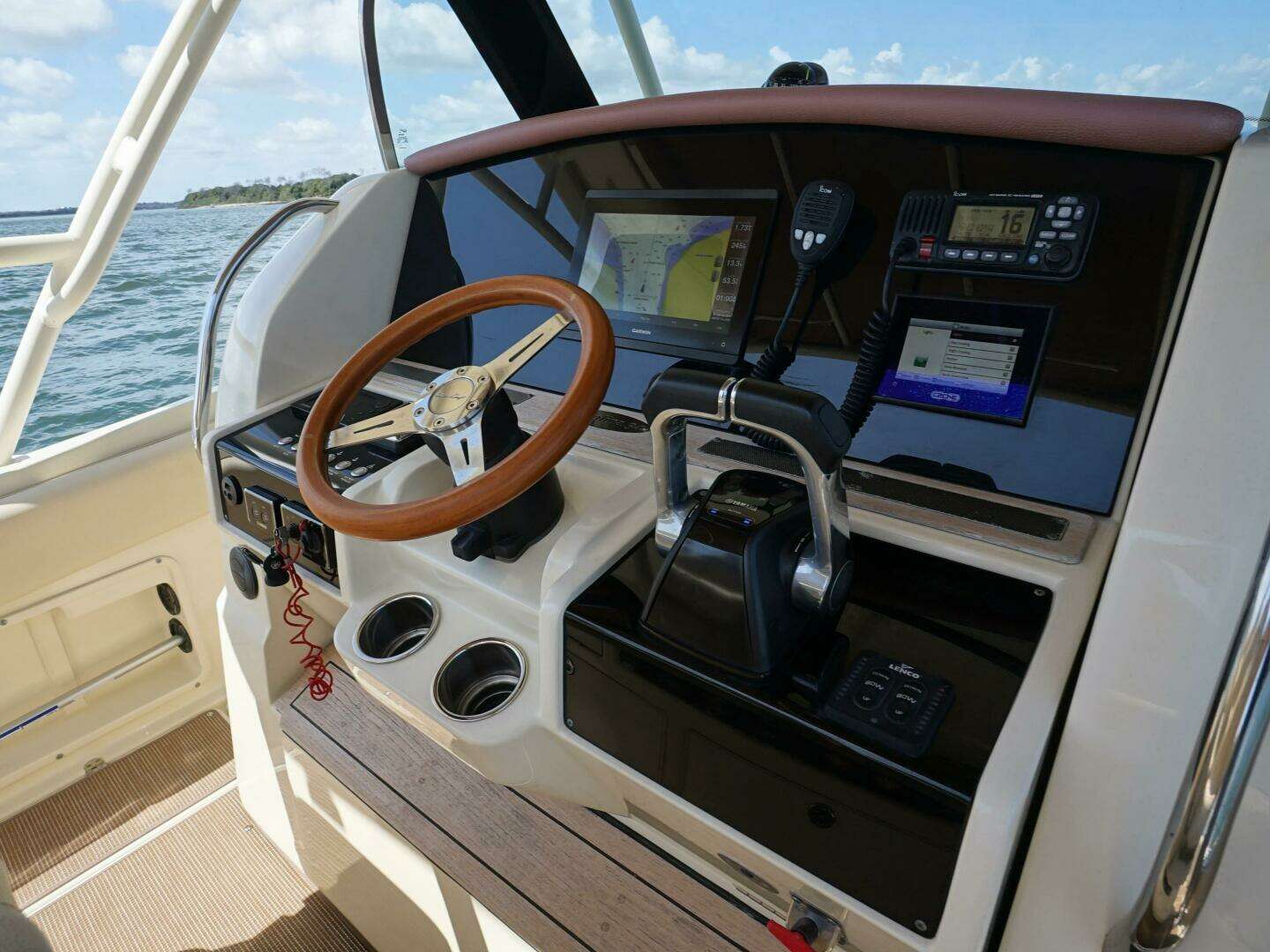 2018 Chris-Craft Catalina 34 - Image 10