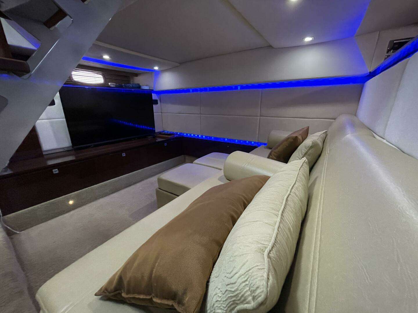 2010 Sea Ray 450 Sundancer - Image 77