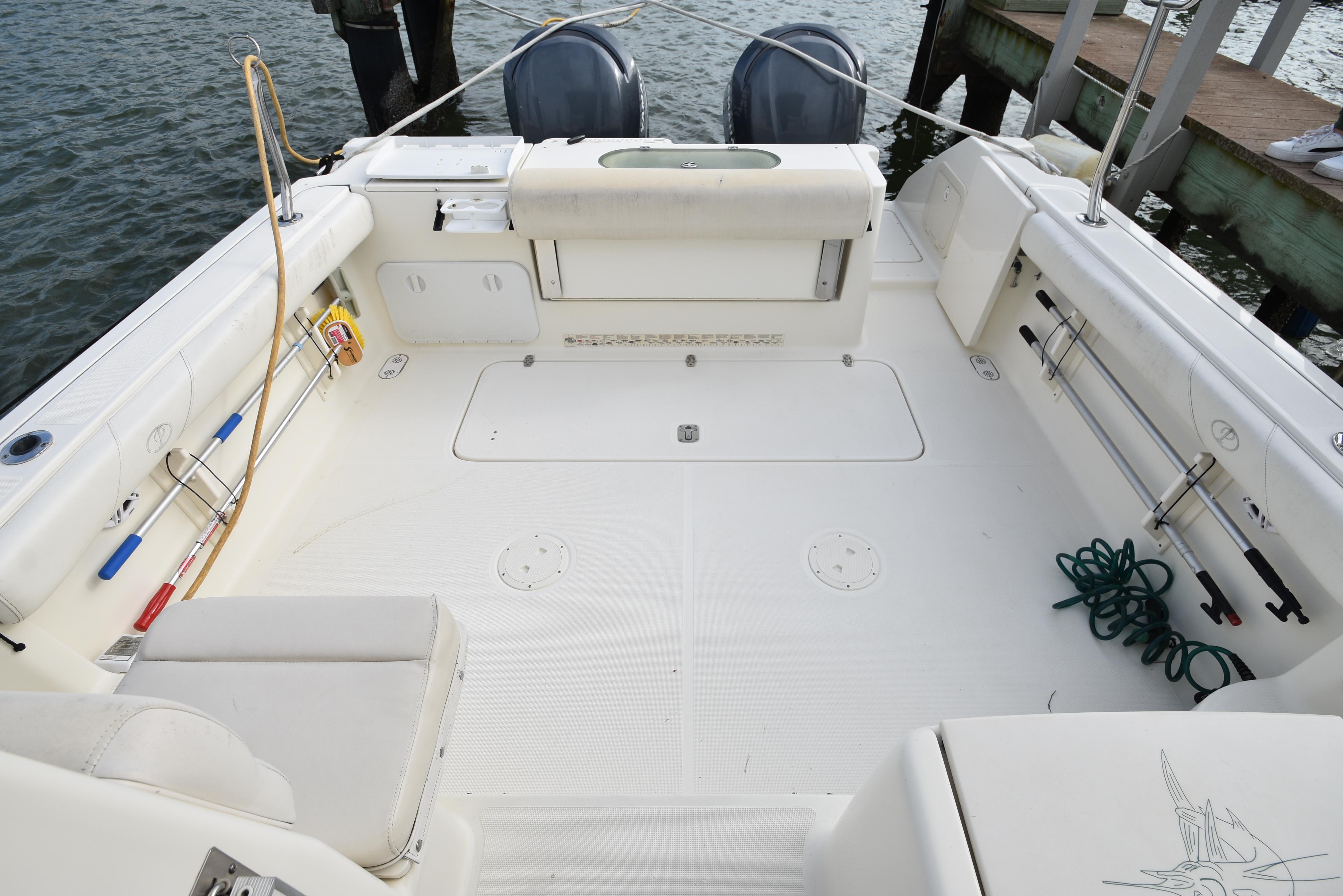 2005 Pursuit 3070 Offshore Express - 5