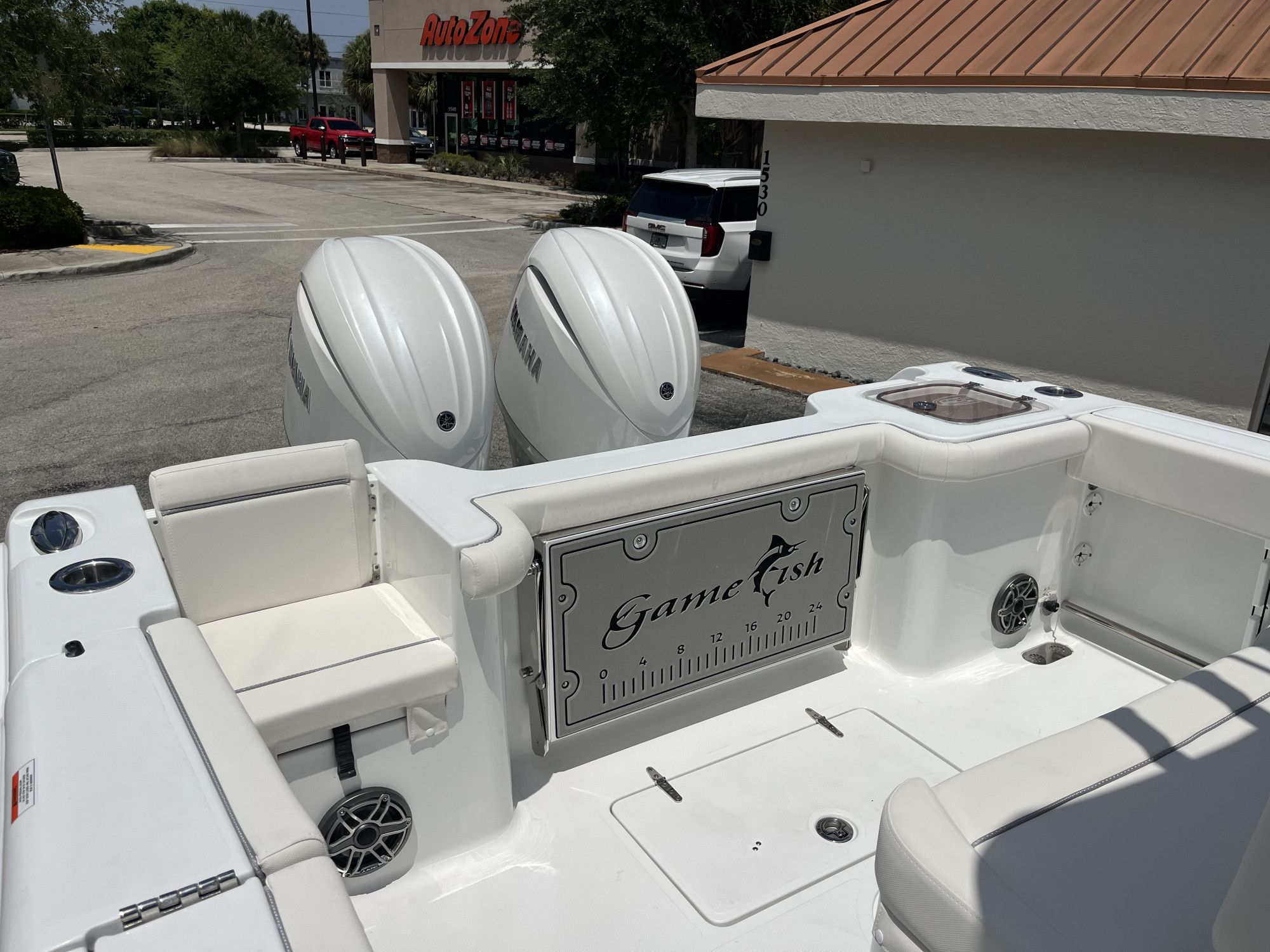 2026 Sea Hunt Gamefish 27 Coffin Box - 27