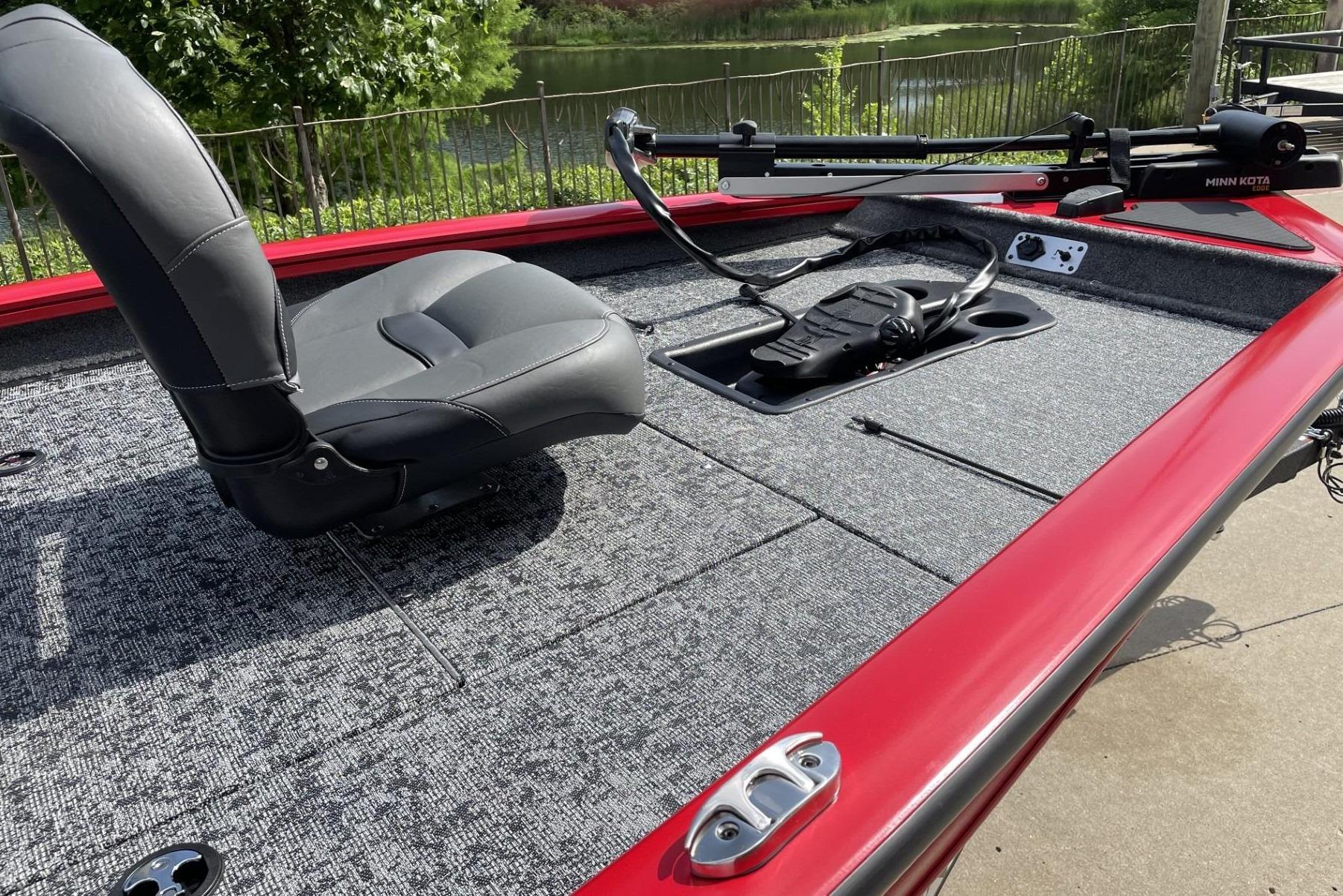 2026 Tracker Pro Team 190 boat with gray carpet and black seat.