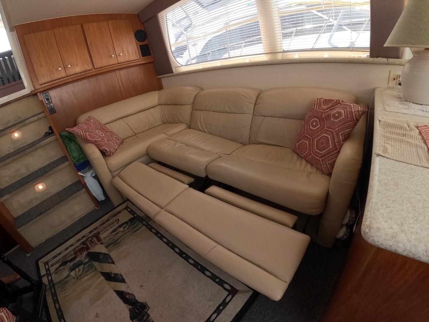 2000 Carver 406 Motor Yacht - Image 16