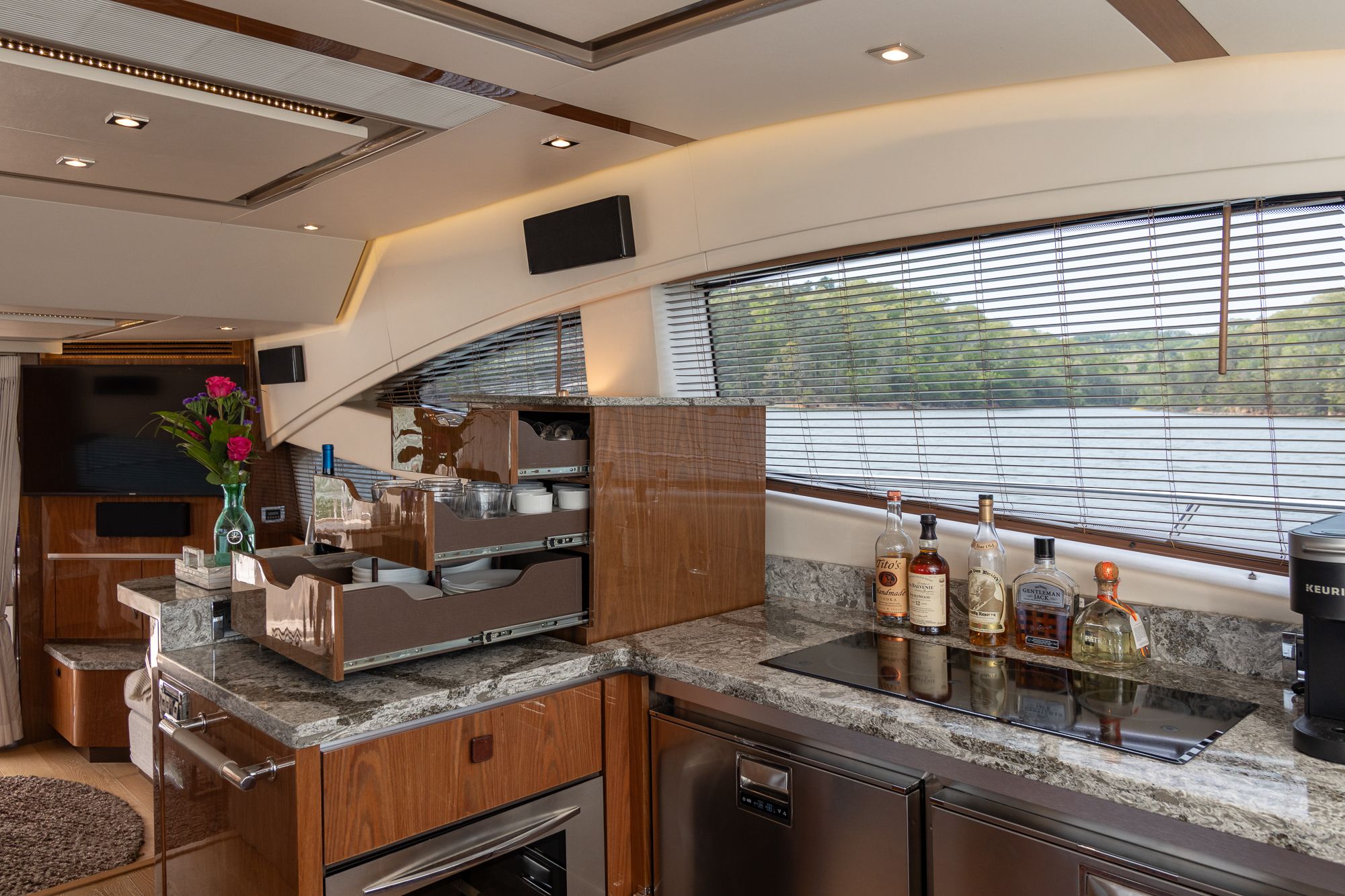 2018 Sea Ray L 650 FLY - 17
