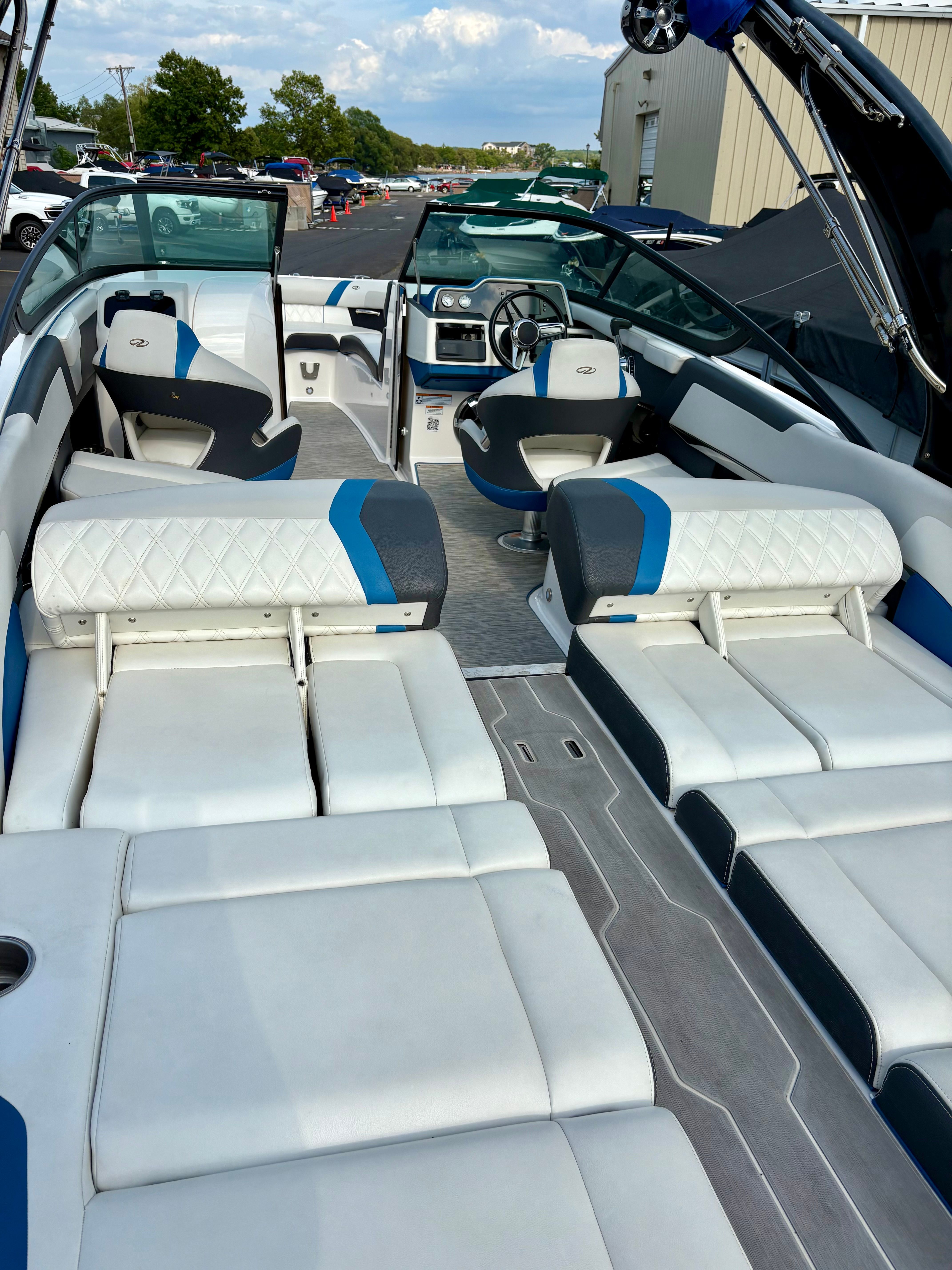 2018 Regal 25 RX Surf - 9