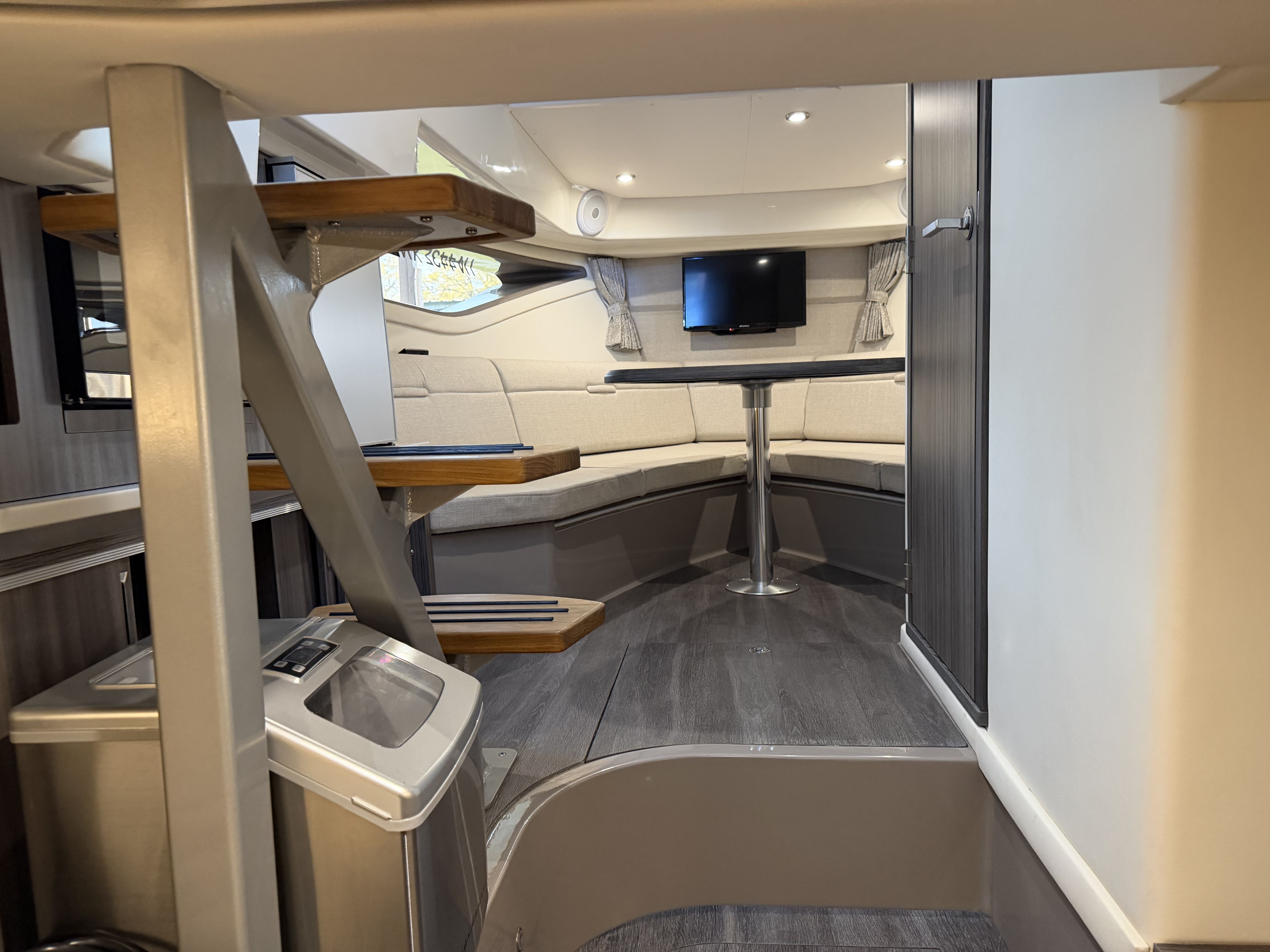 2023 Sea Ray Sundancer 320 - 8