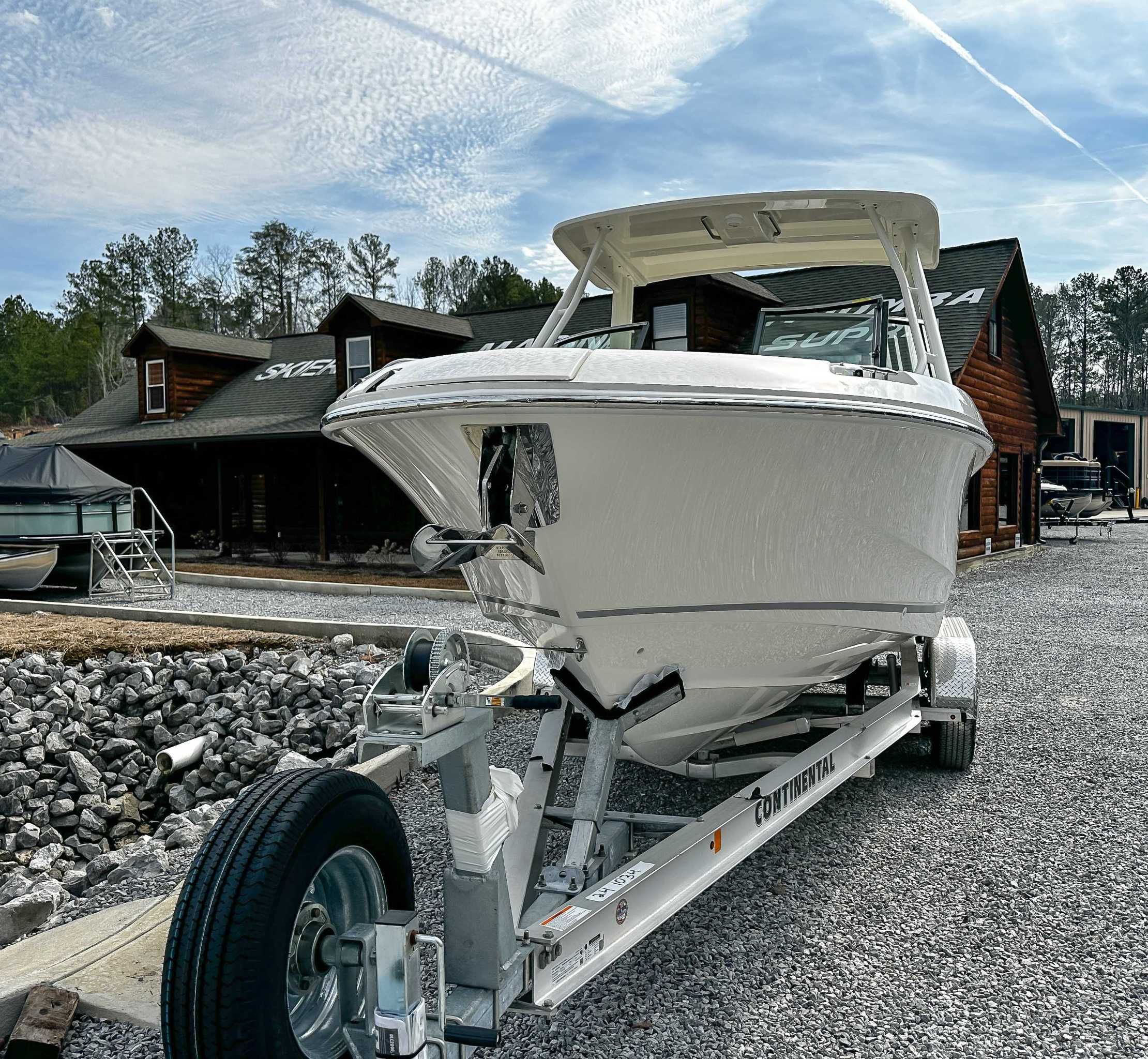 2025 Boston Whaler 240 Vantage - 3