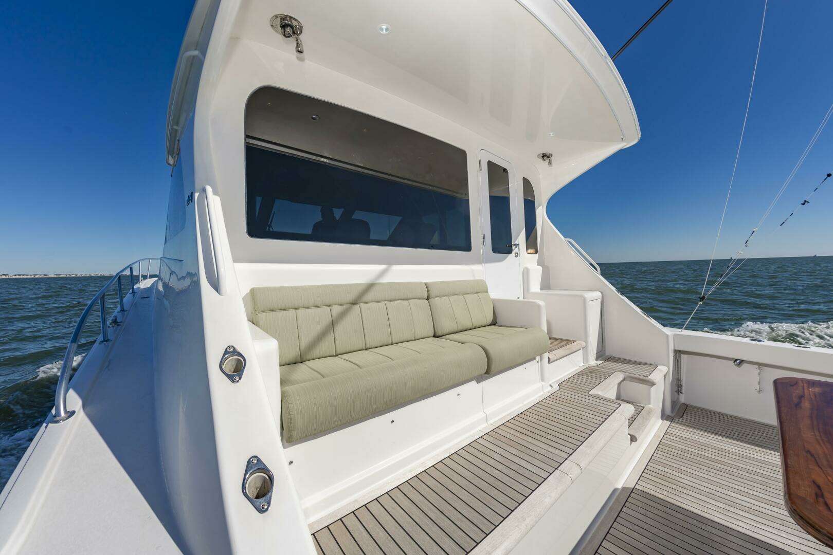 2010 Viking 52 Sport Coupe - Image 13