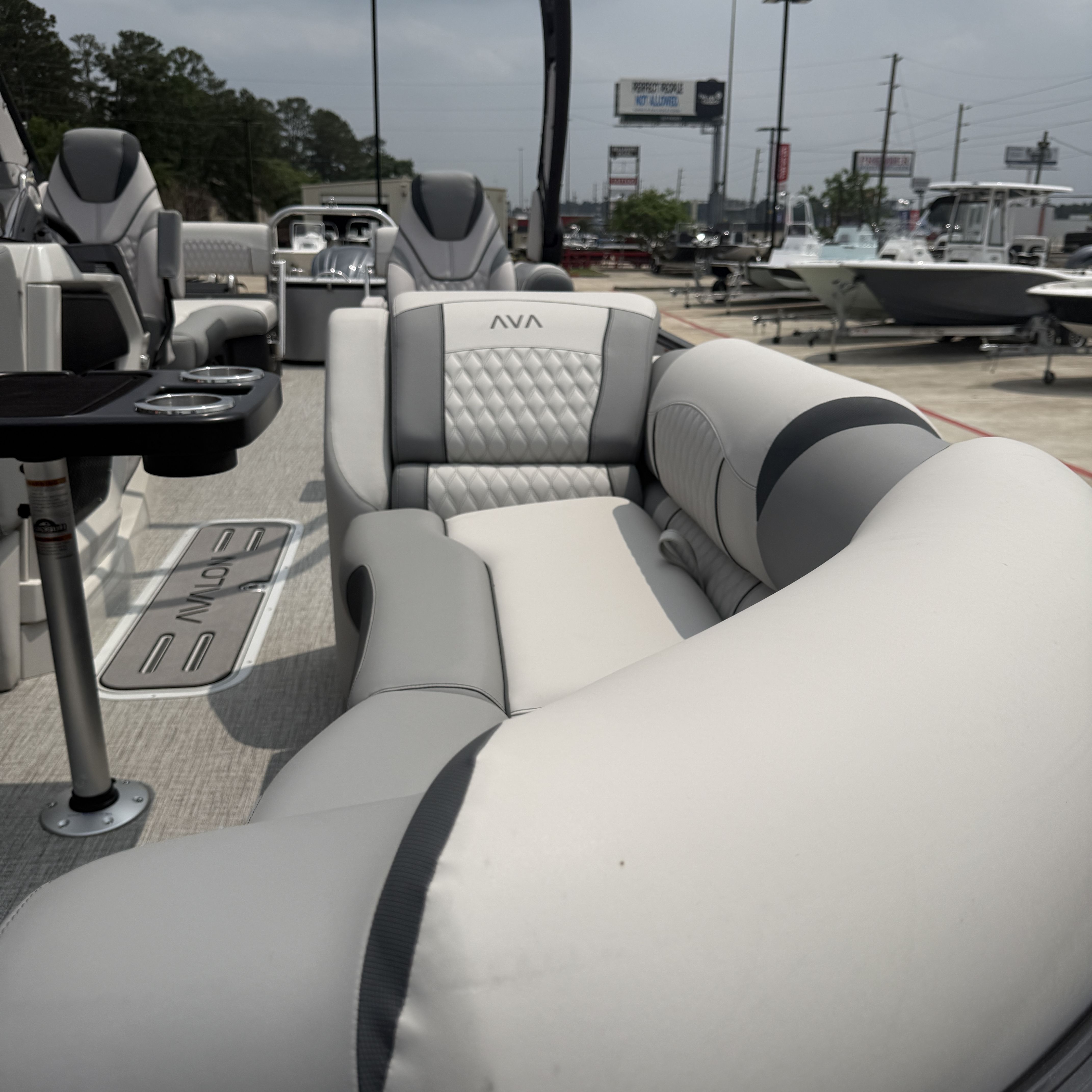 2026 Avalon QLS25T Excalibur - 18