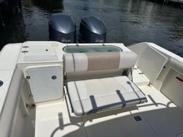 2011 Pursuit C 280 Center Console - 16