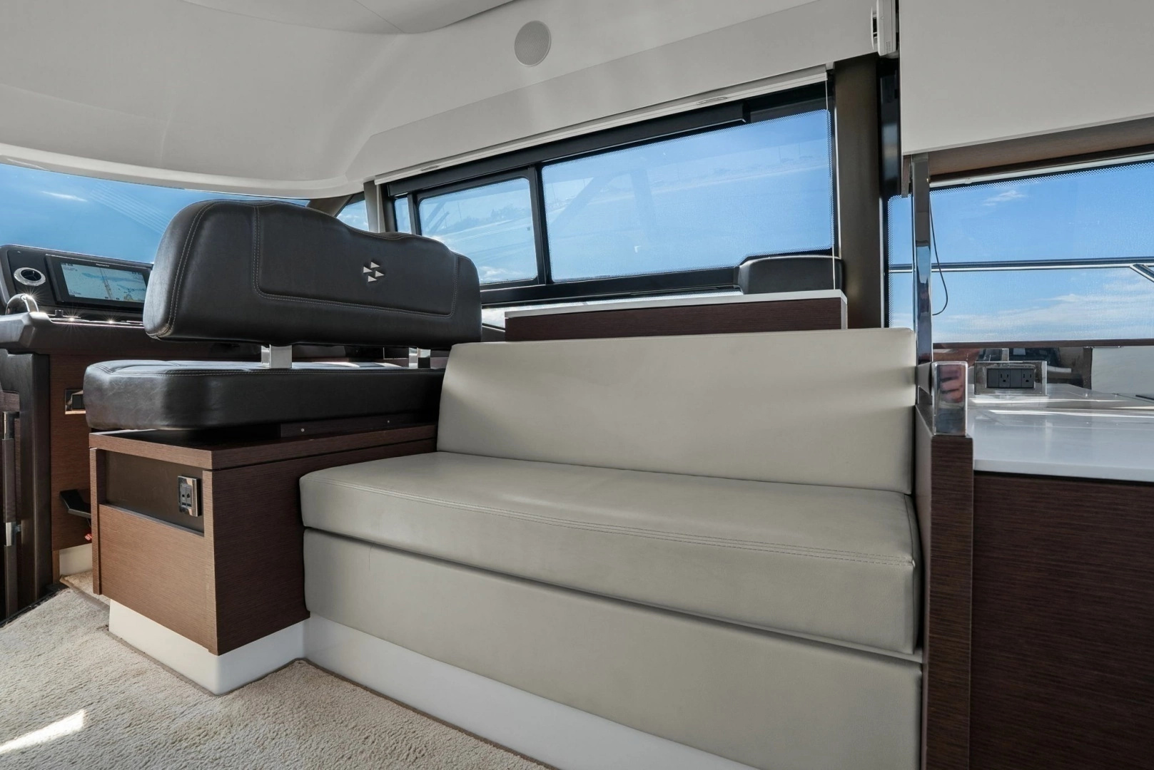 2020 Prestige 460 Flybridge - Image 39