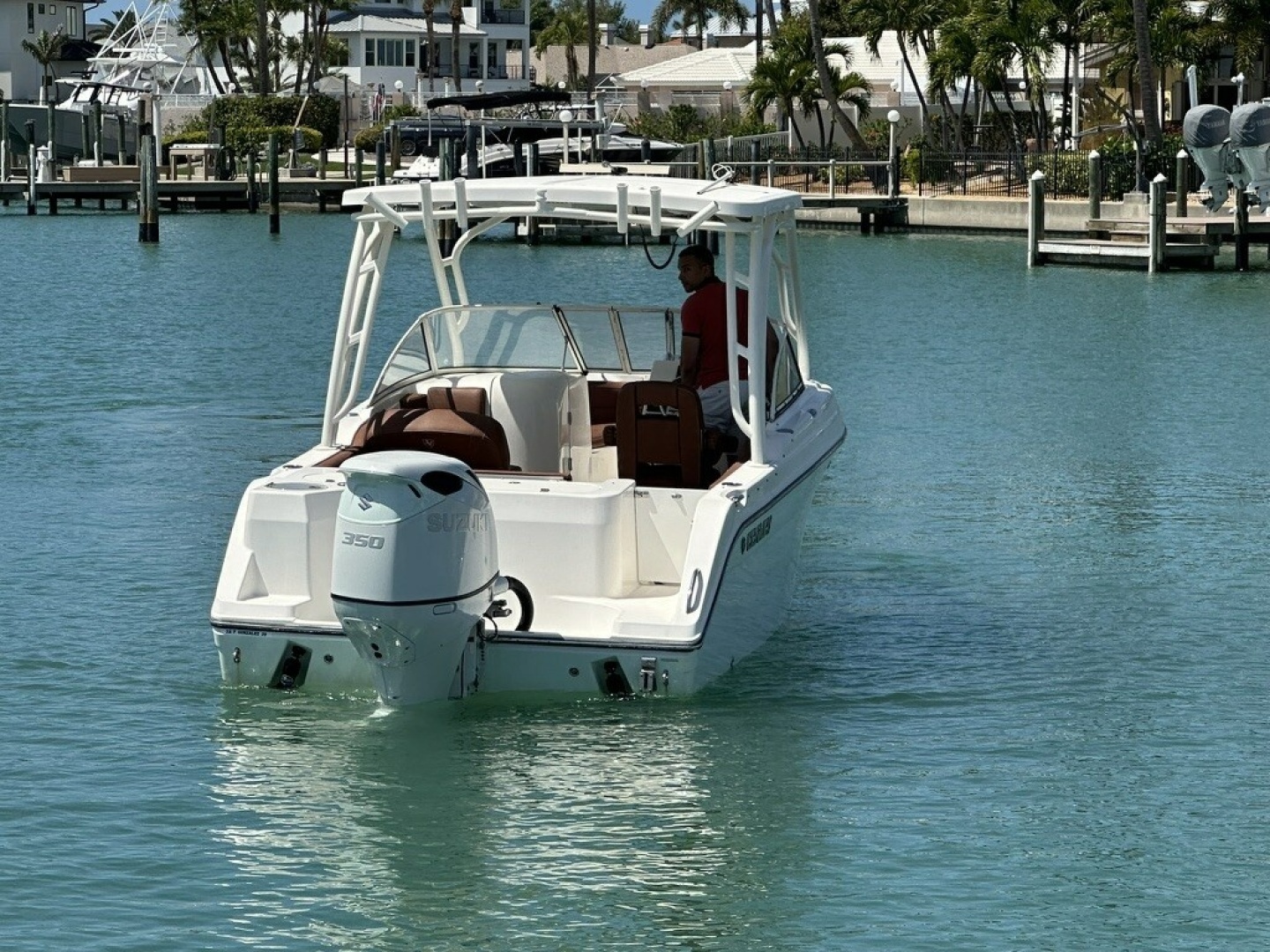 2019 Century 24 Resorter - Image 17