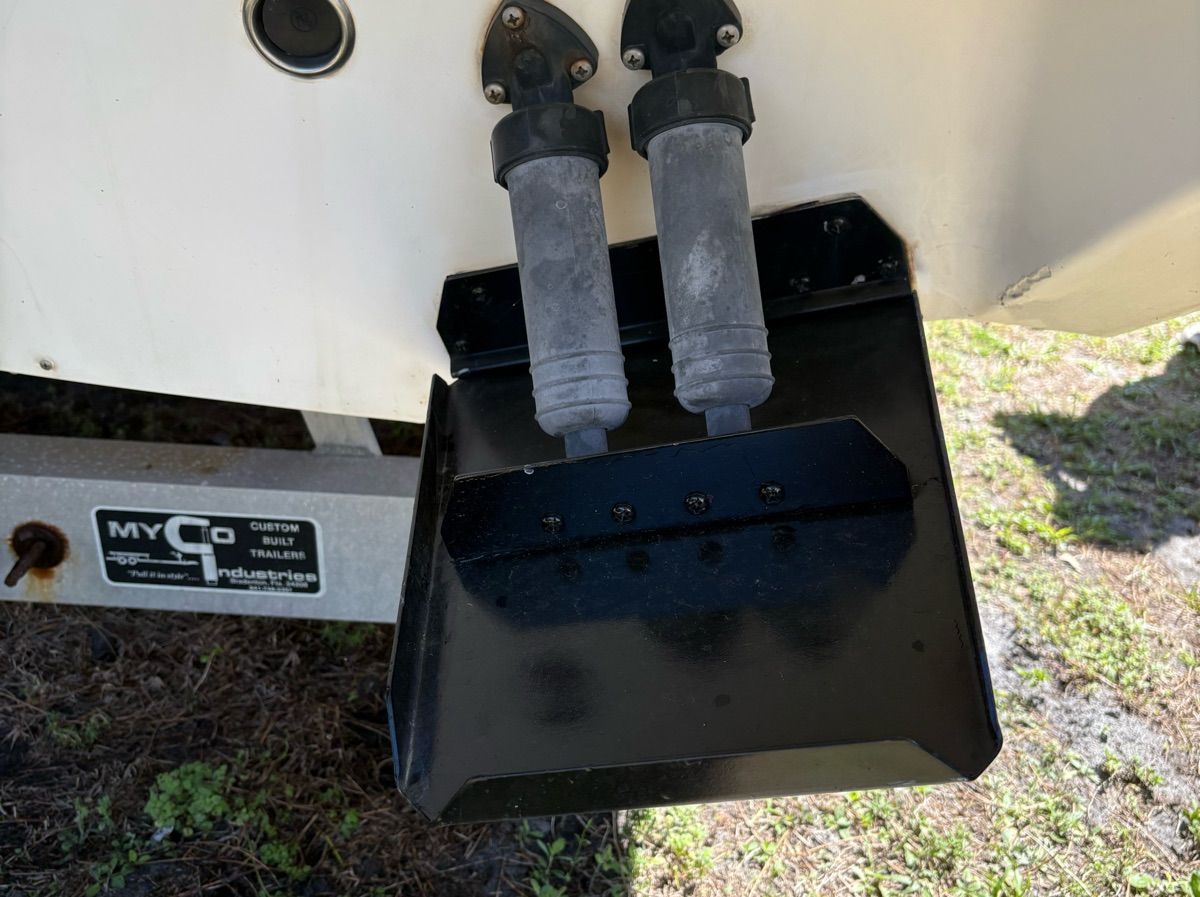 2004 Fountain 23 Center Console - 8