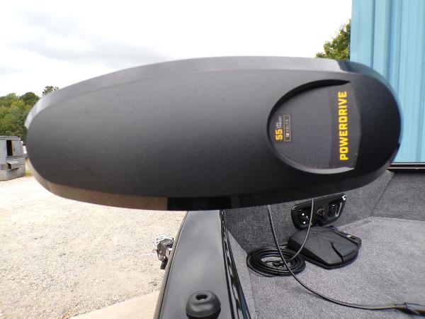 2025 Tracker Pro Guide™ V-175 Combo boat with PowerDrive motor detail.
