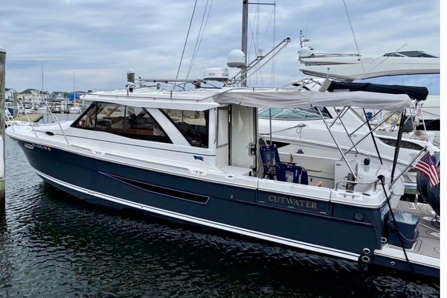 2024 Cutwater C-32 Coupe