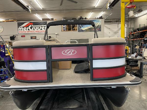 2025 Bentley Pontoons 200 Fish-N-Cruise in a workshop setting.