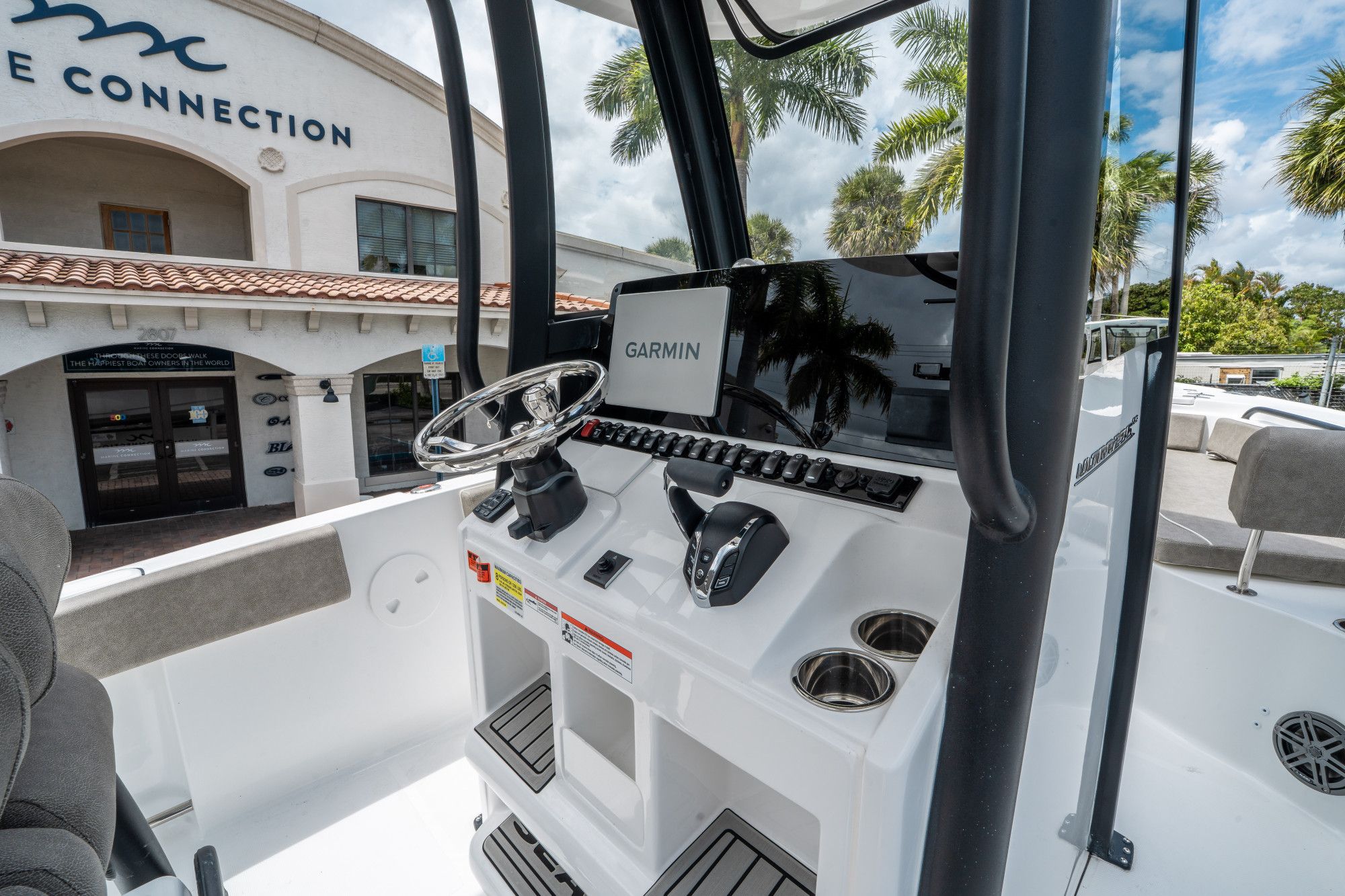 2026 Sea Hunt Ultra 235 SE - 14