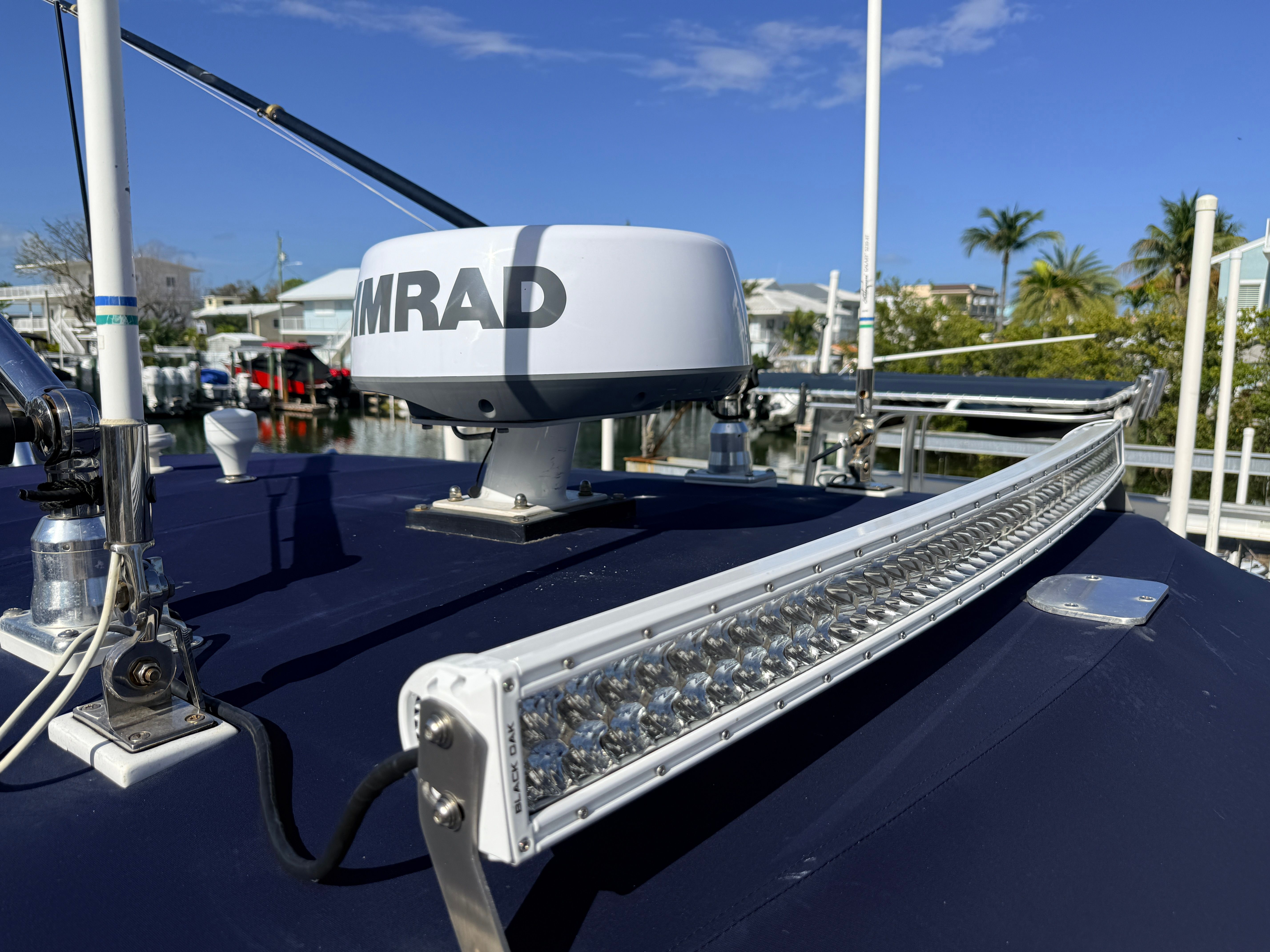 2007 Fountain 32 Center Console with radar and LED light bar.
