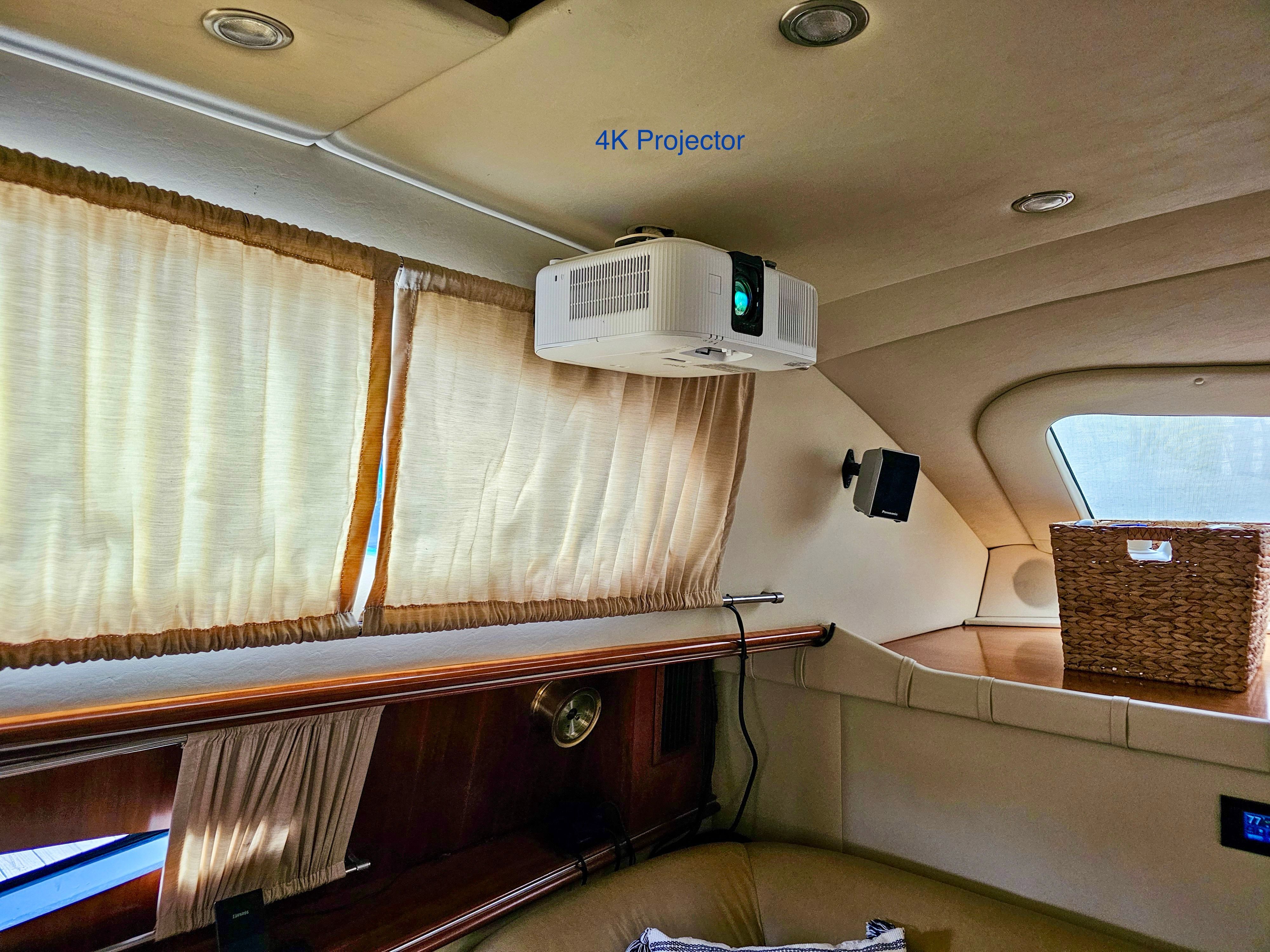 2008 Cruisers Yachts 455 Express Motoryacht - 21