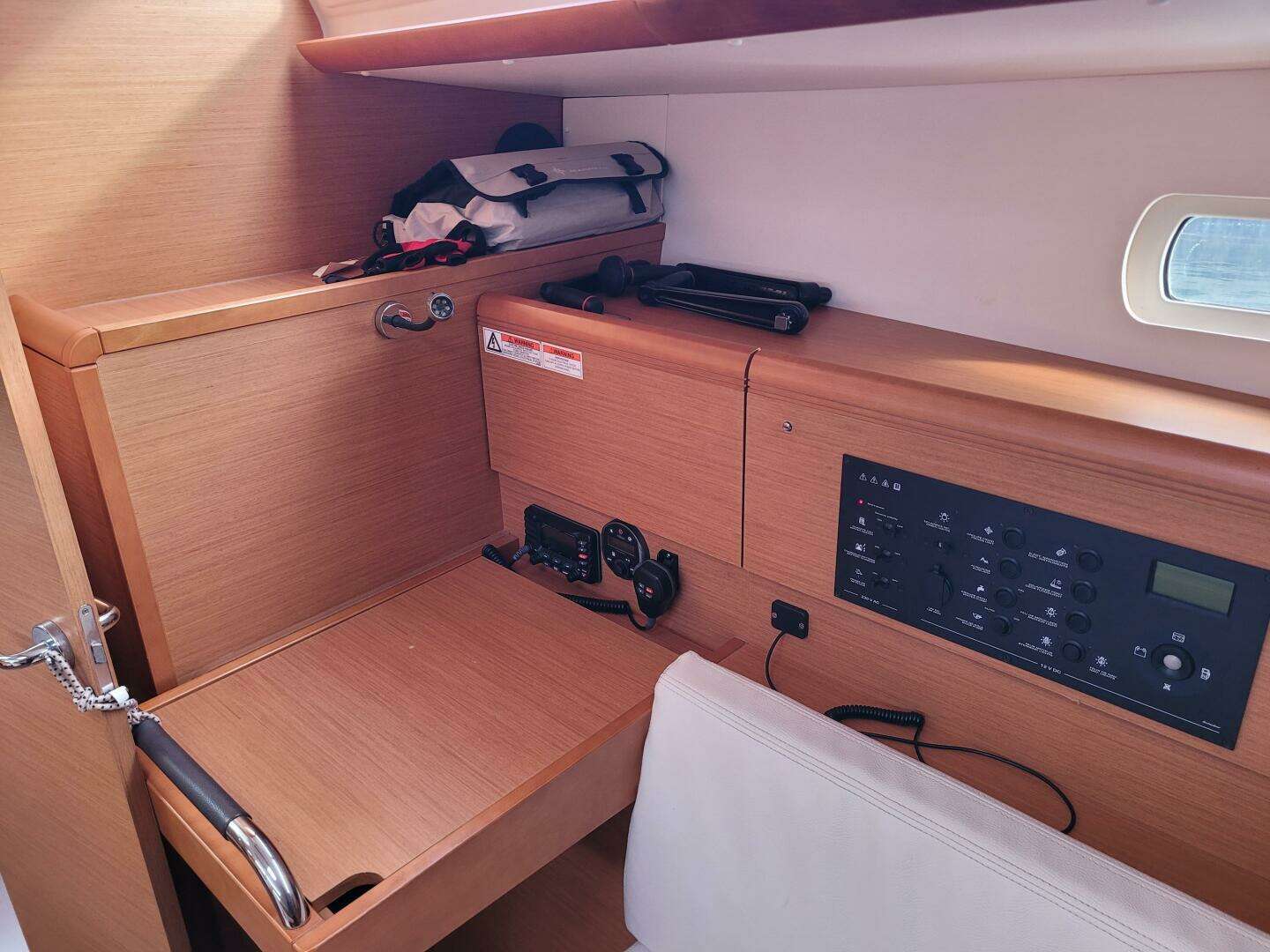 2014 Jeanneau 379 - Image 35