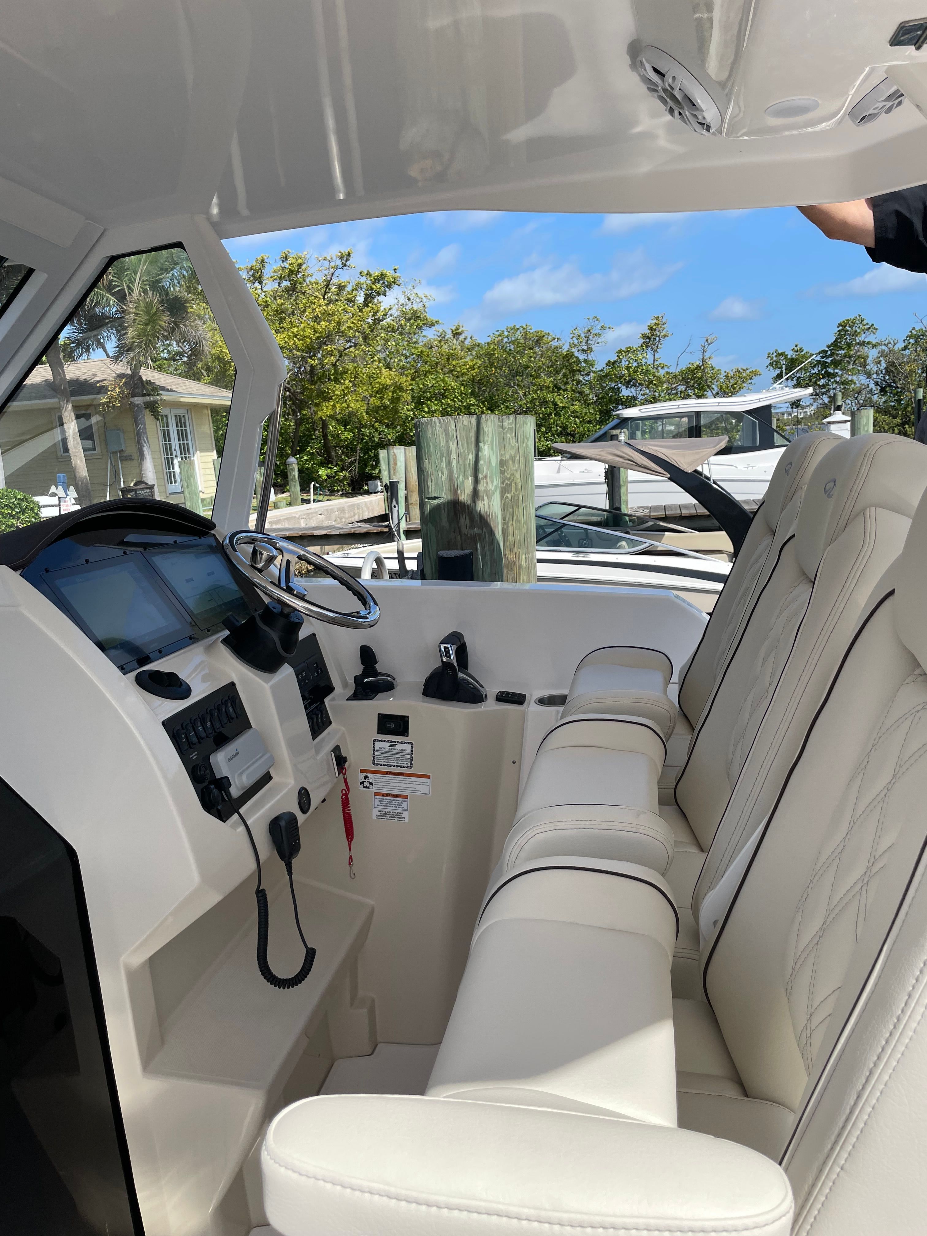 2022 Regal 33 SAV - 11