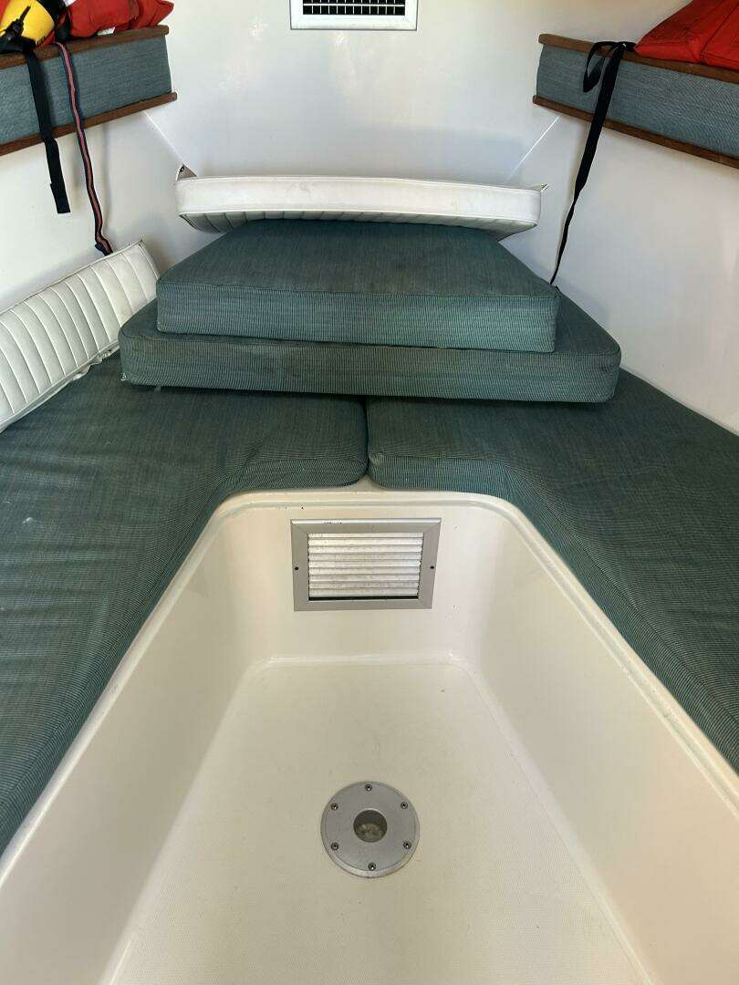 1995 Carolina Classic 28 Express - Image 16