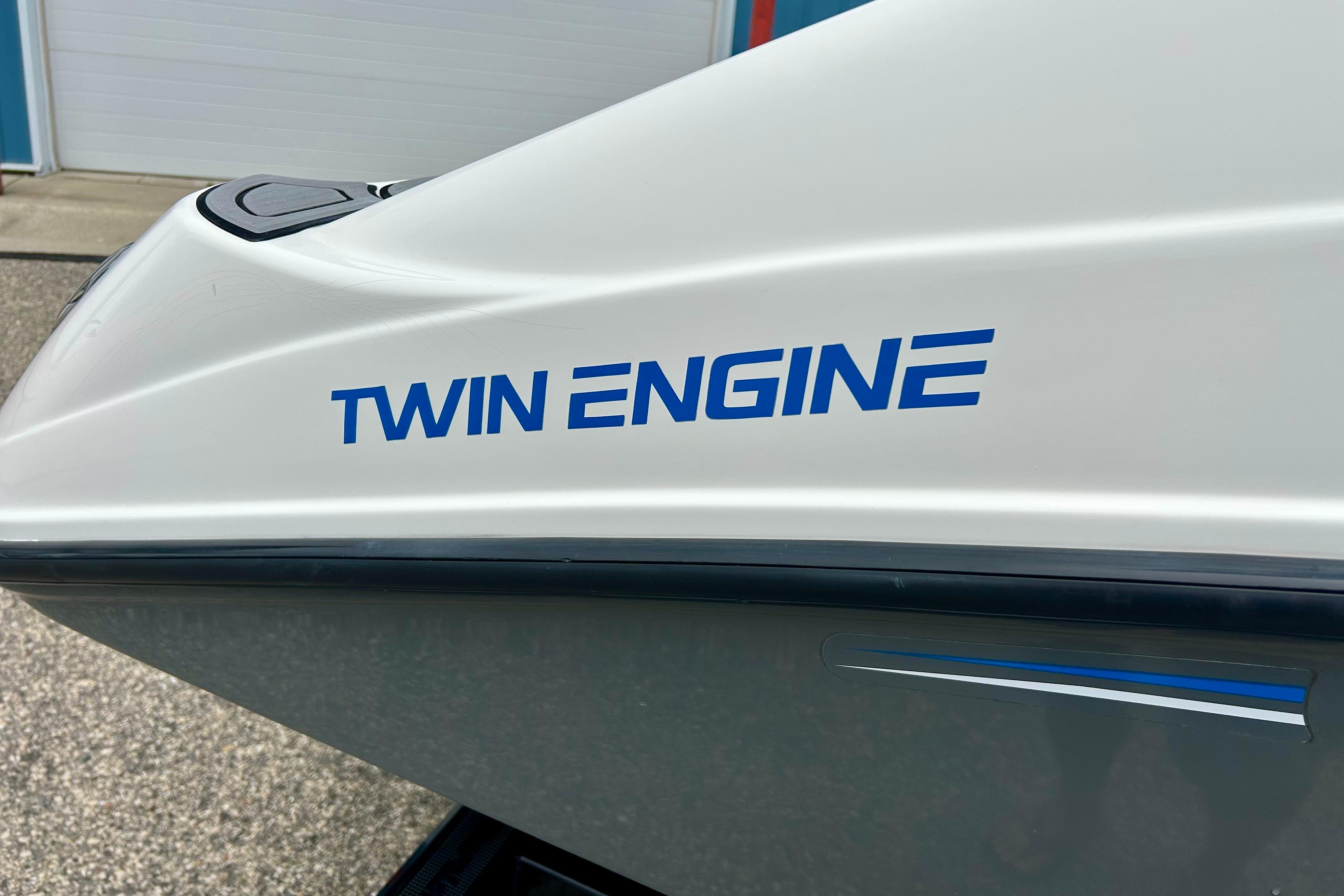 2015 Yamaha Boats AR210 with "Twin Engine" label on the hull.