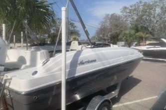 2023 Hurricane SunDeck Sport 188 OB