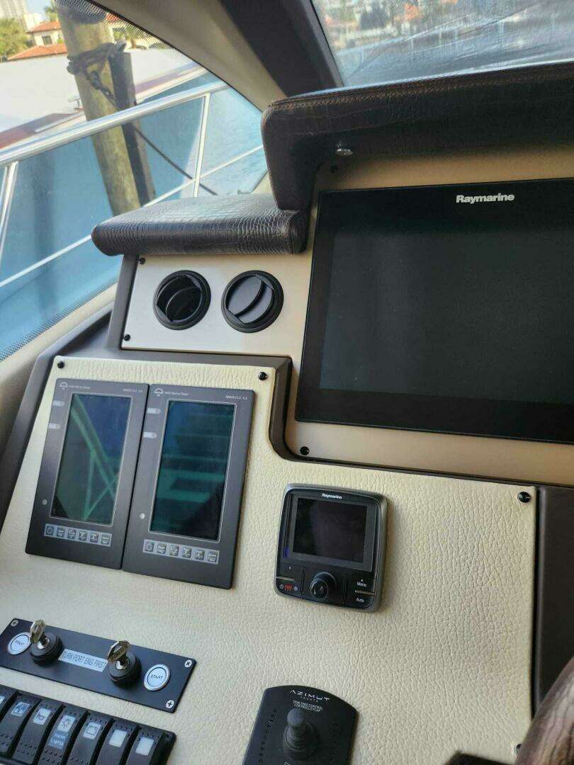 2014 Azimut Flybridge - Image 55